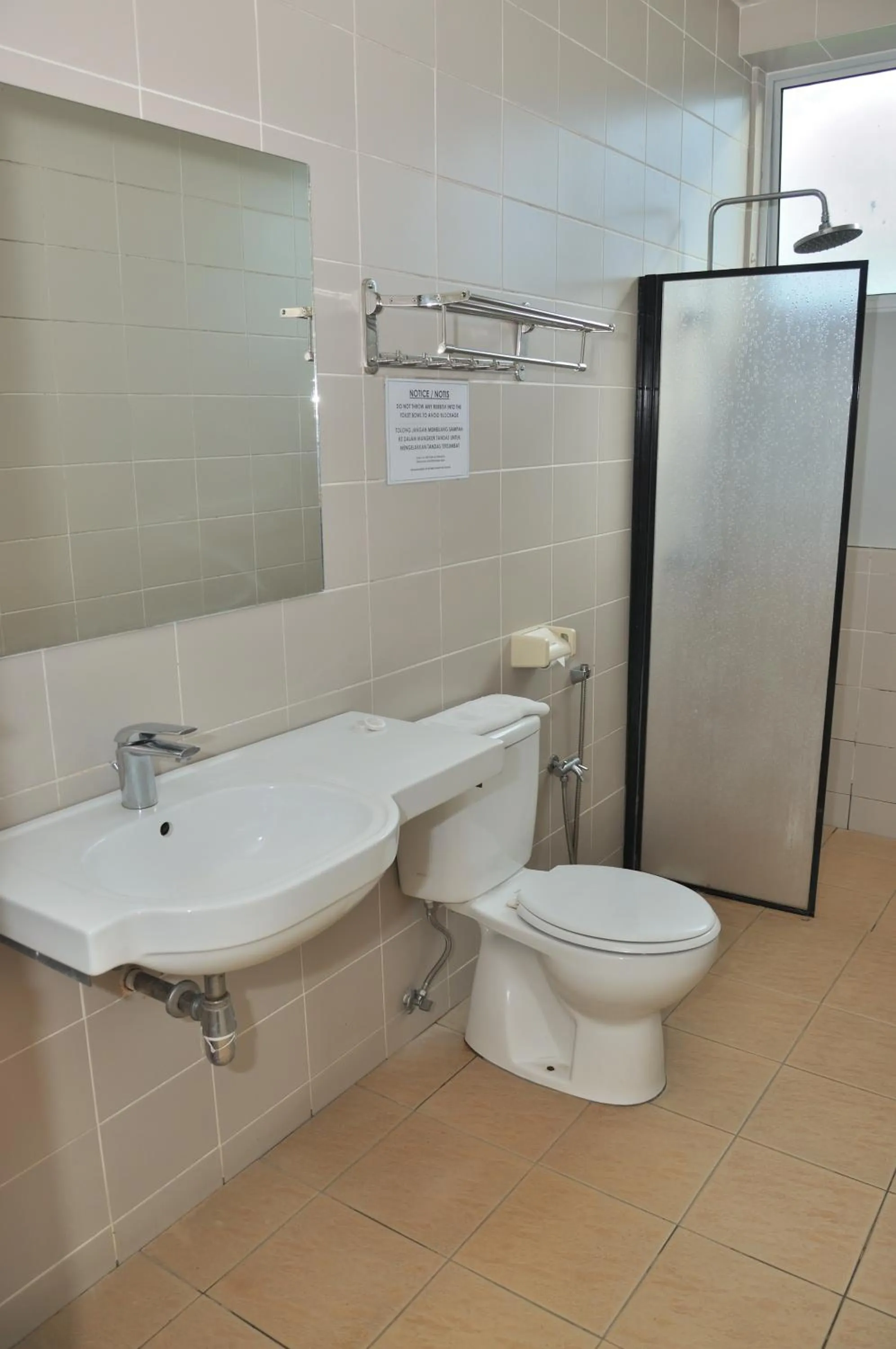 Bathroom in Kuching Transit Inn