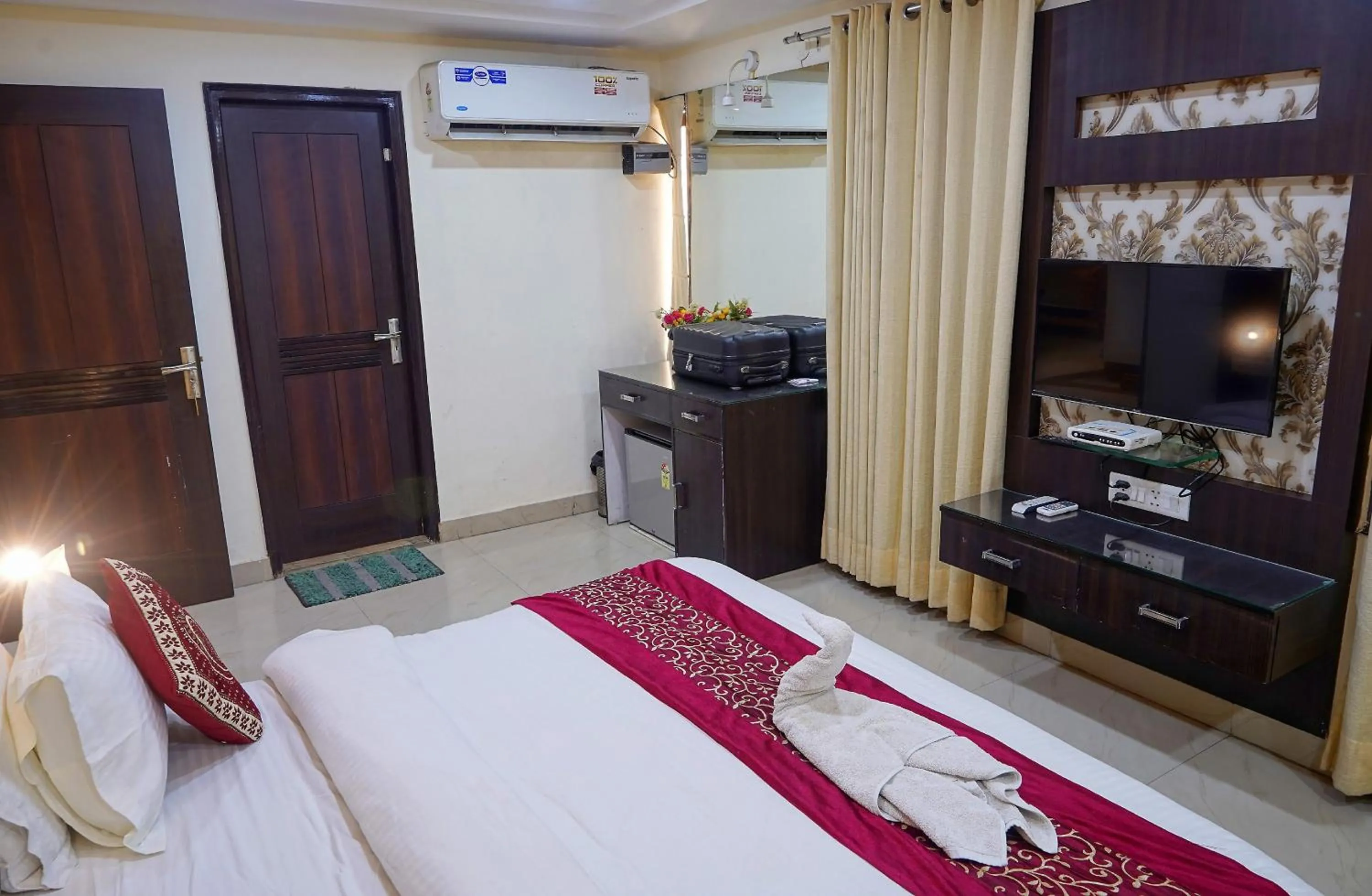 Bed in Hotel Vikrant