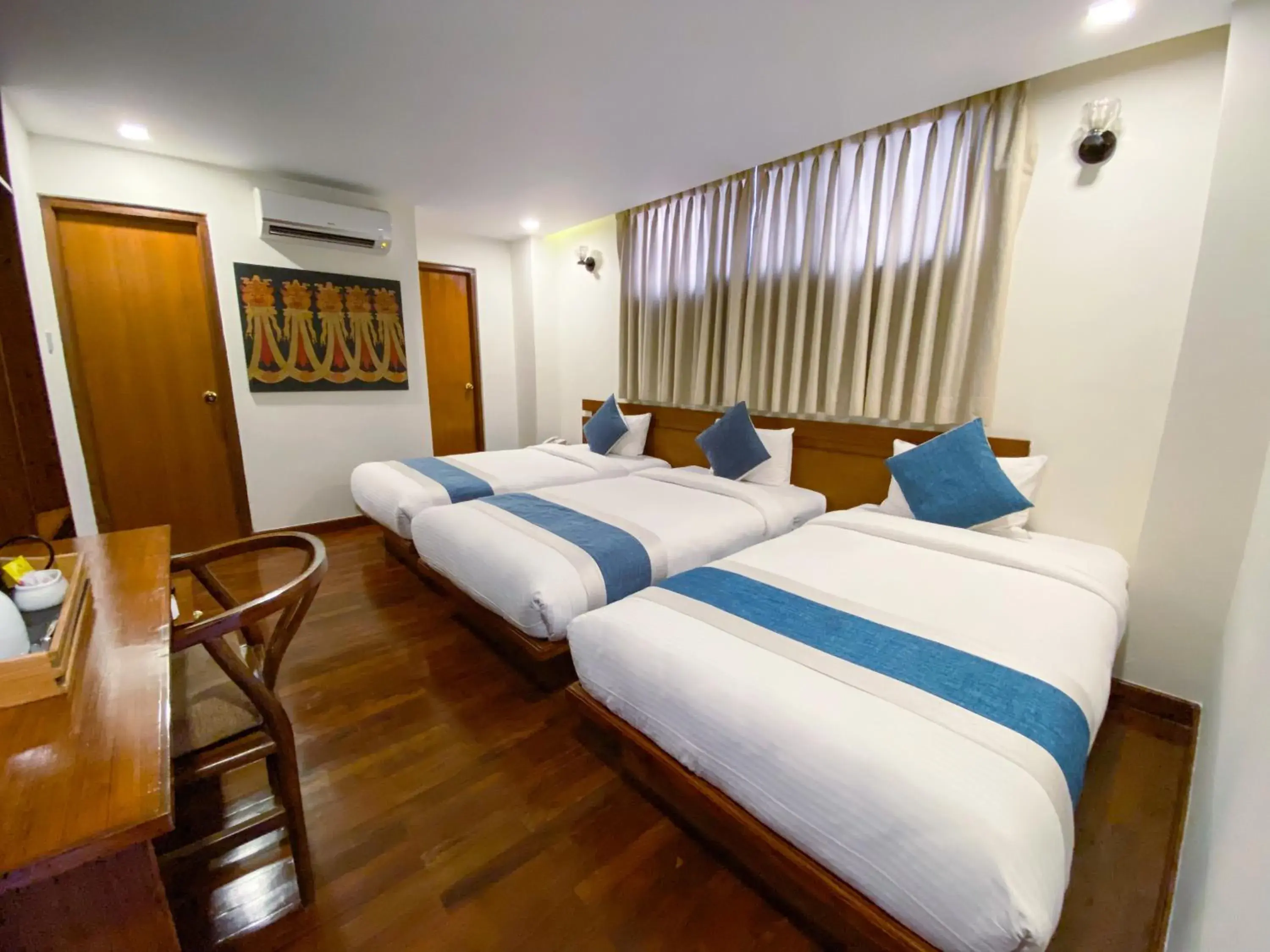 Deluxe Triple Room - single occupancy in Timber House by Tara Group Deluxe Triple Room - single occupancy in Timber House by Tara Group