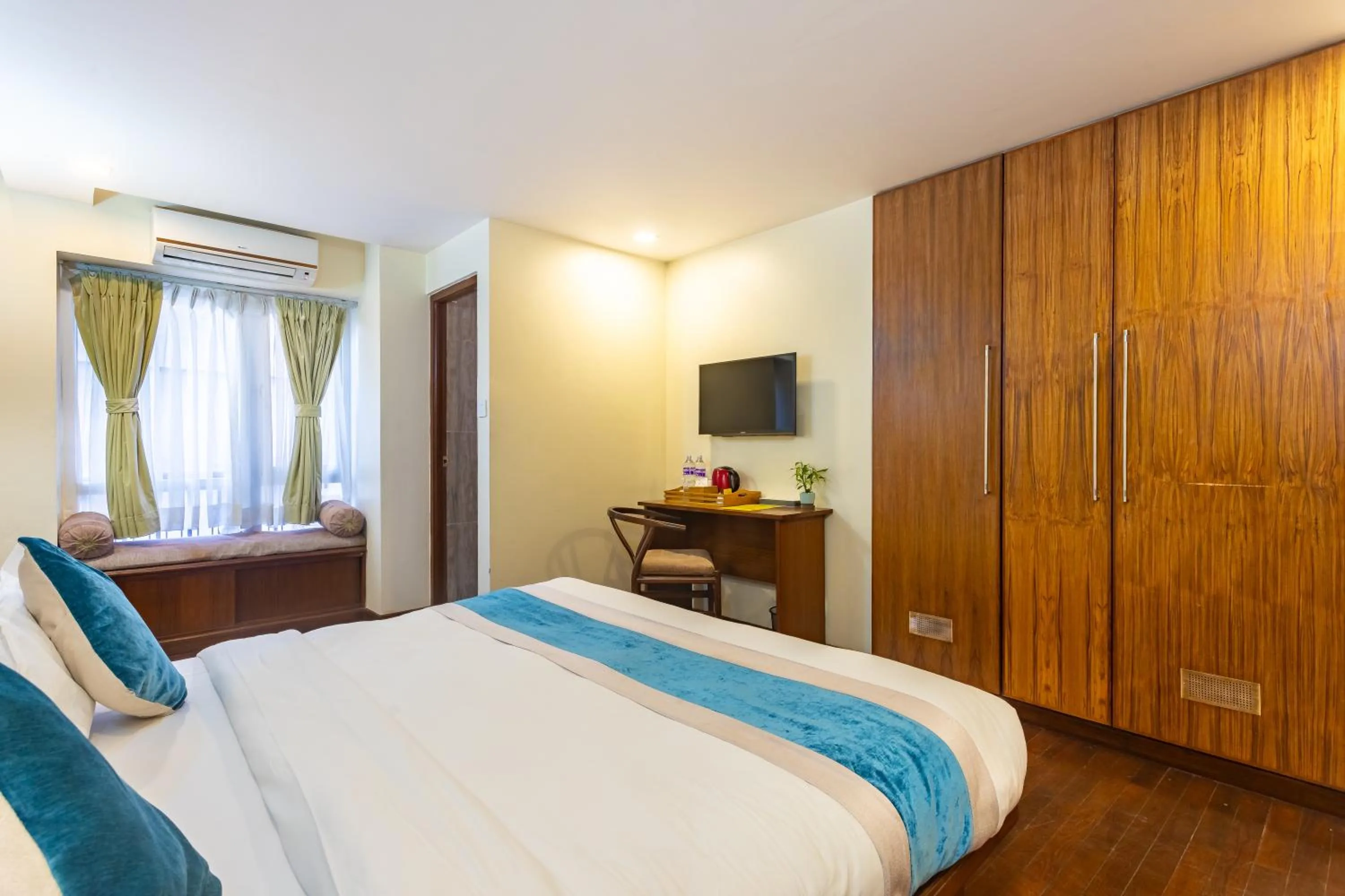 TV and multimedia, Bed in Timber House by Tara Group