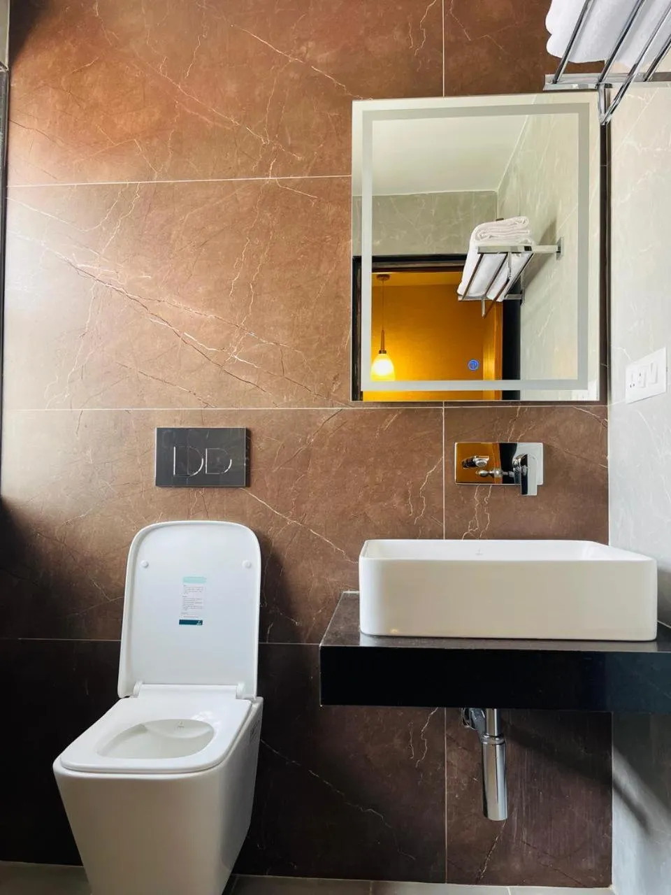 Bathroom in Timber House by Tara Group