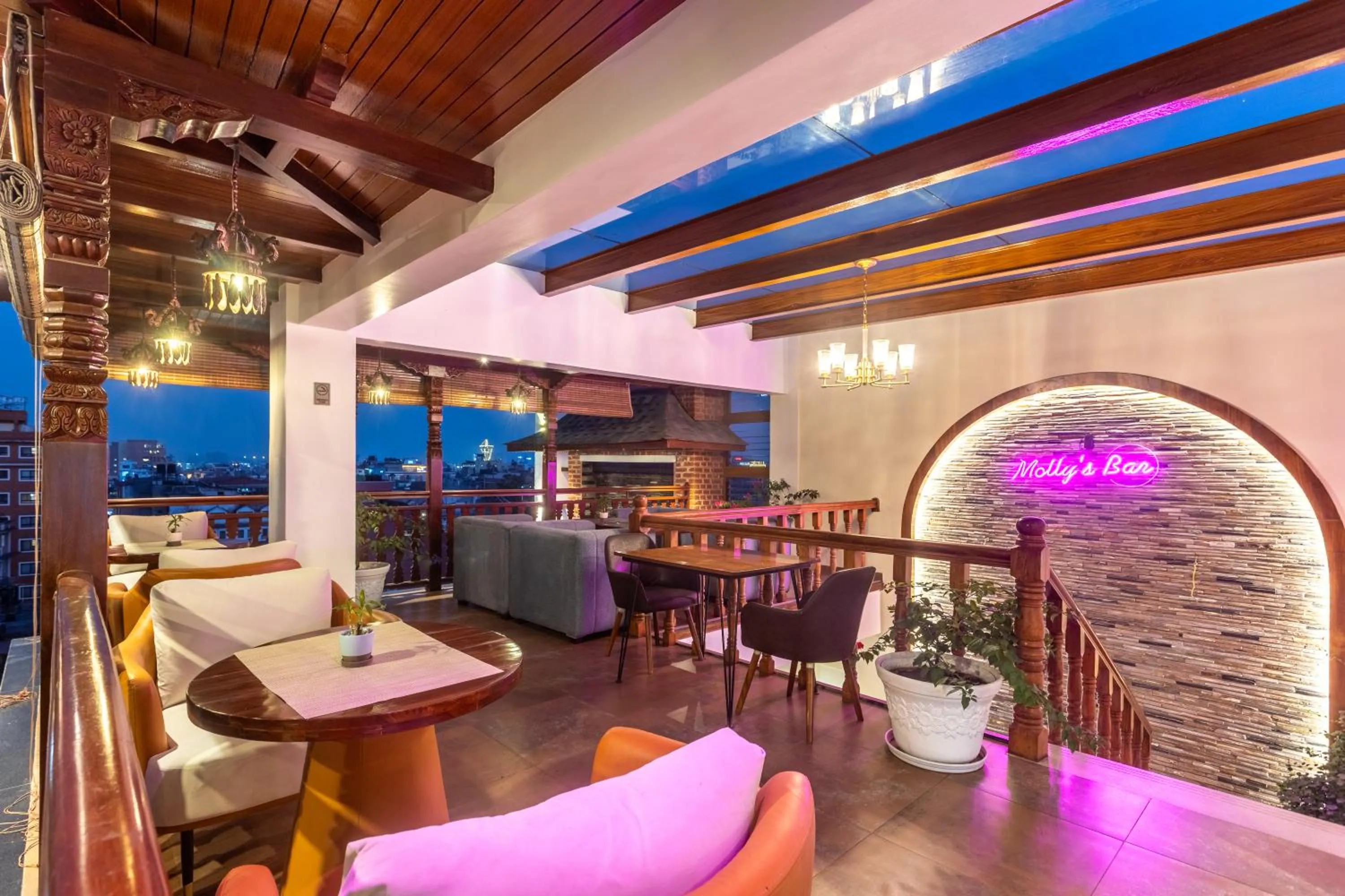 Lounge or bar in Timber House by Tara Group