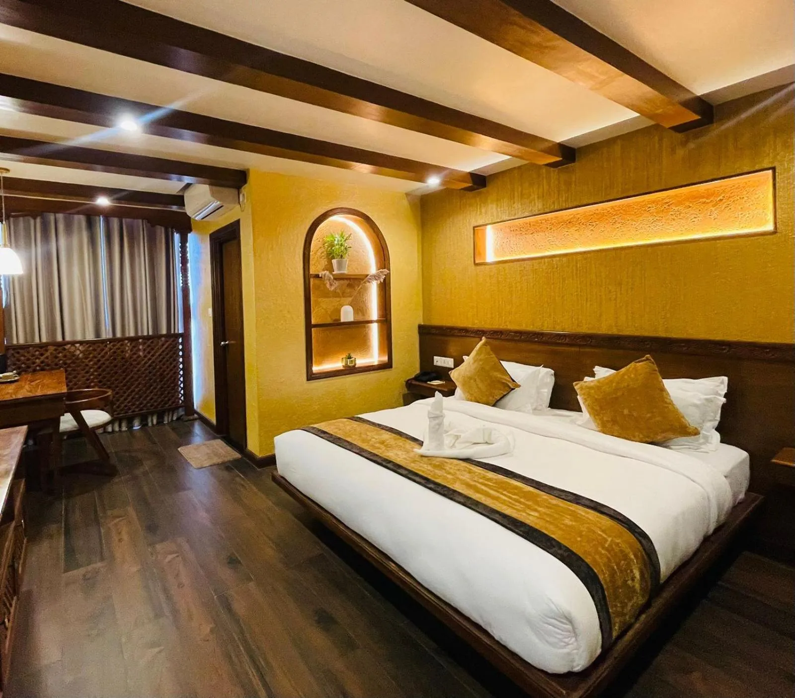 Photo of the whole room, Bed in Timber House by Tara Group