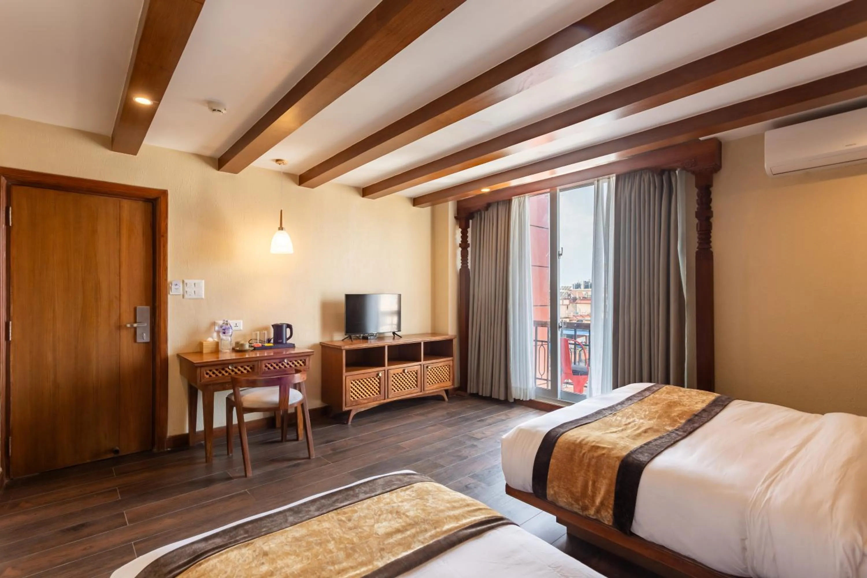 Photo of the whole room, Bed in Timber House by Tara Group