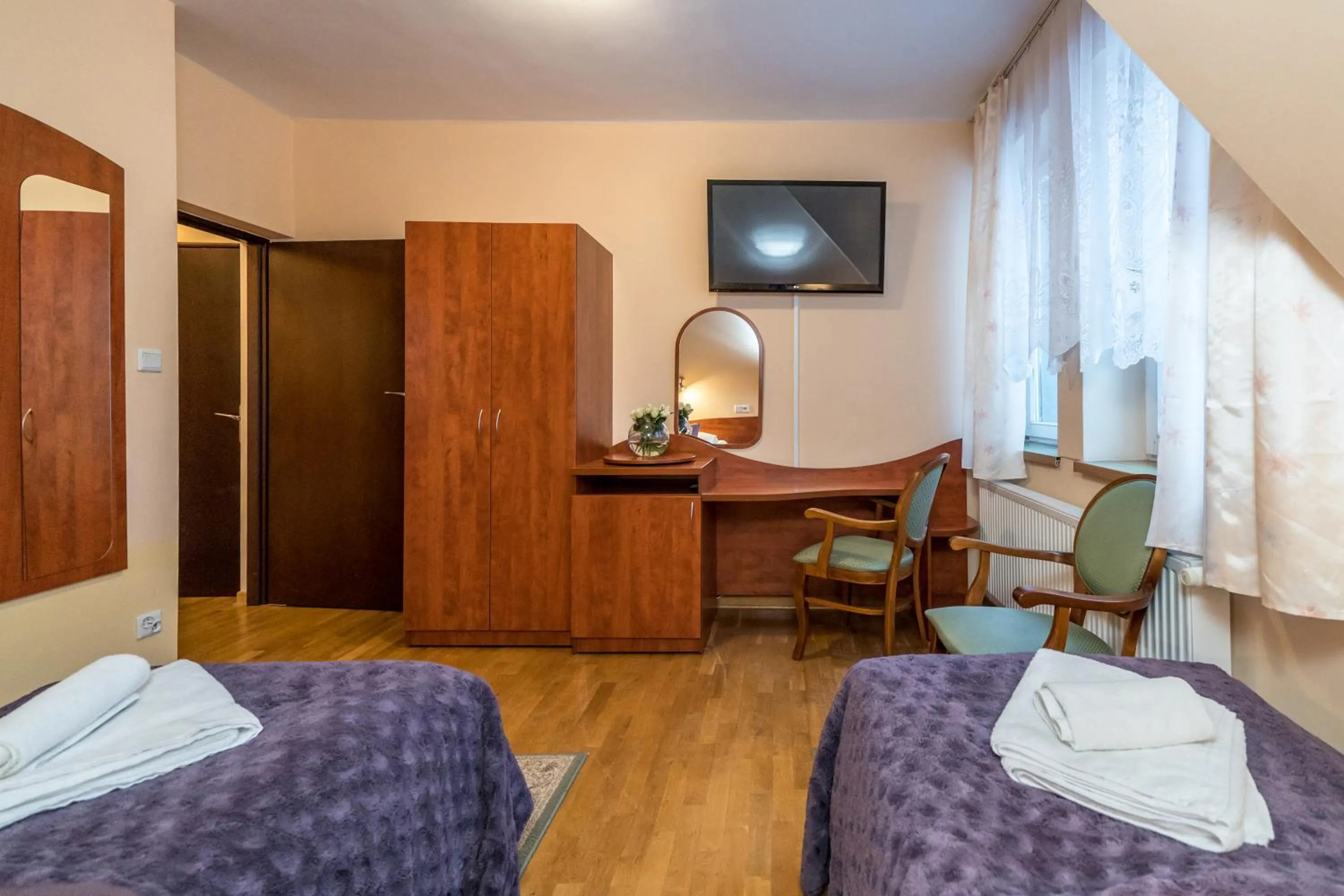 Bed in Astoria - Willa Literatów