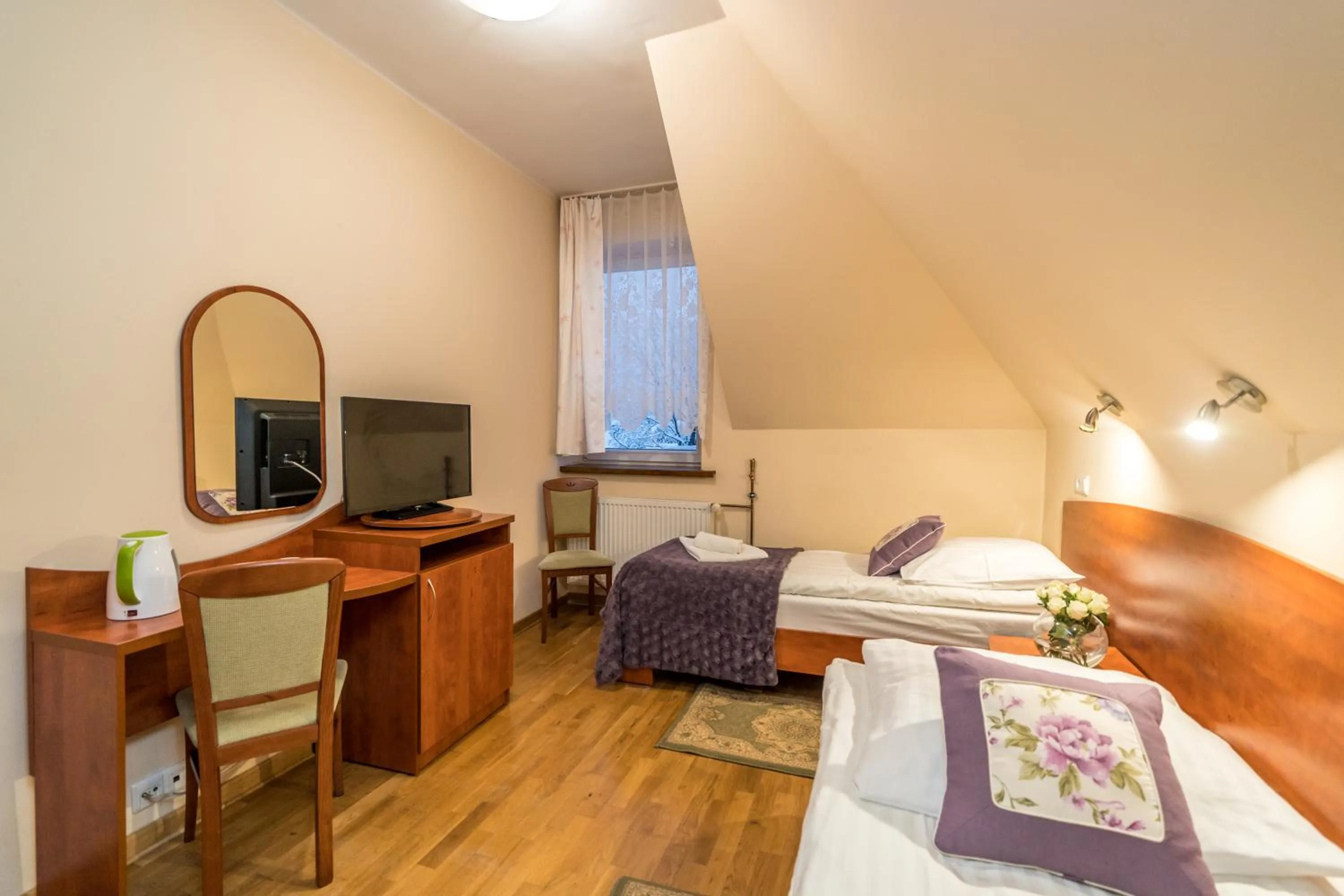 Bed in Astoria - Willa Literatów