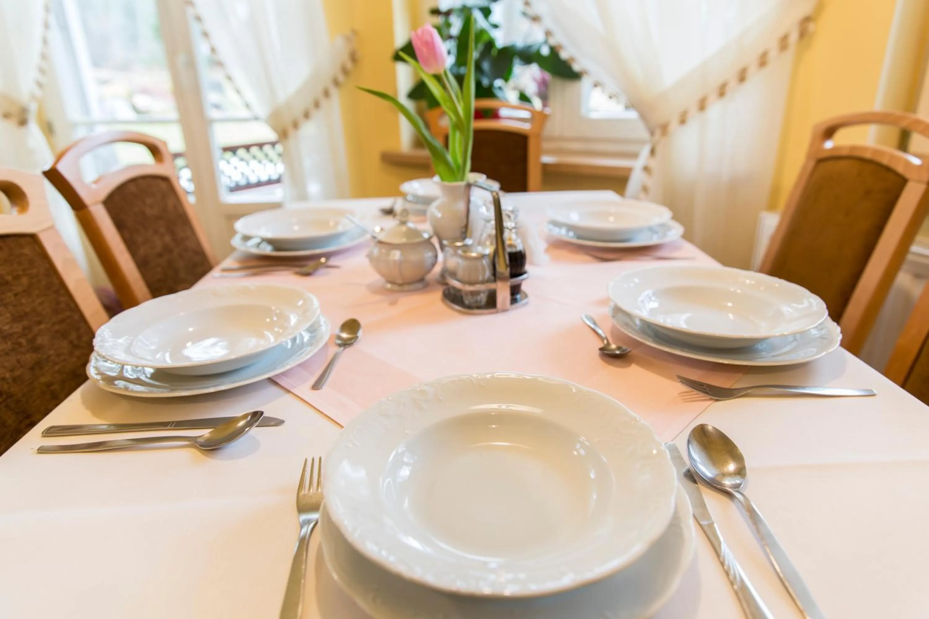 Dining area in Astoria - Willa Literatów