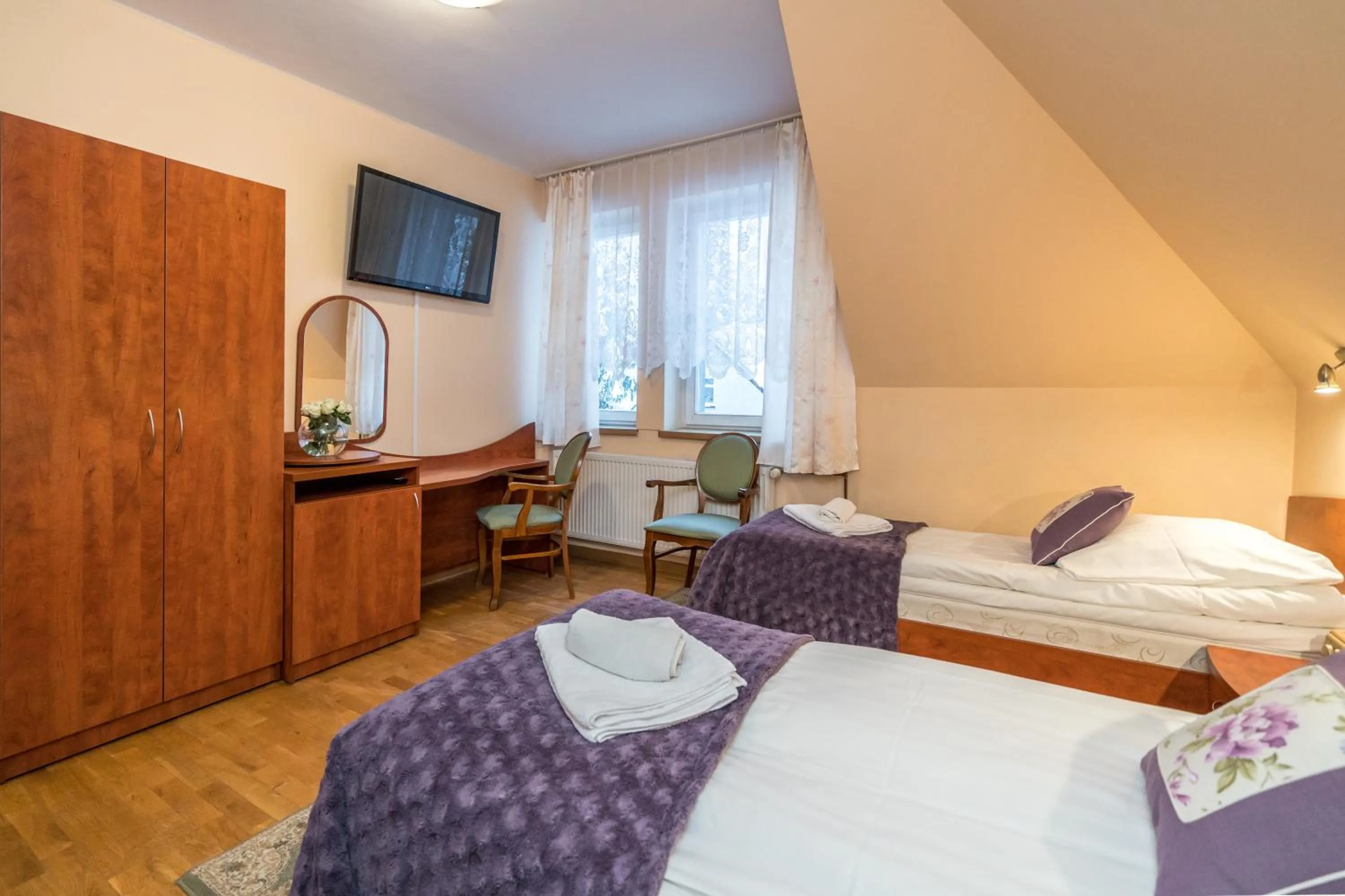 Bed in Astoria - Willa Literatów