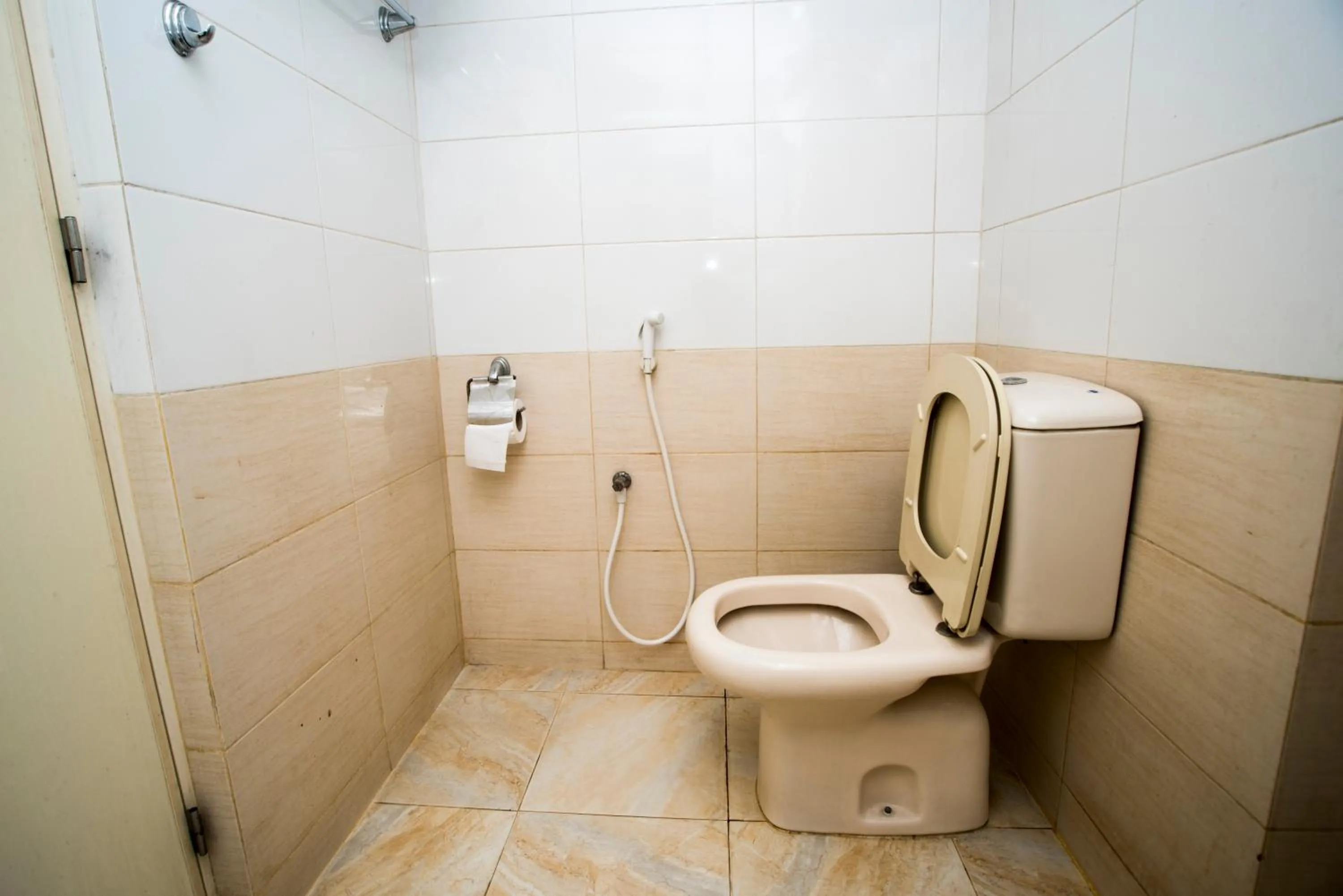 Toilet in Tiger Garden Int Hotel