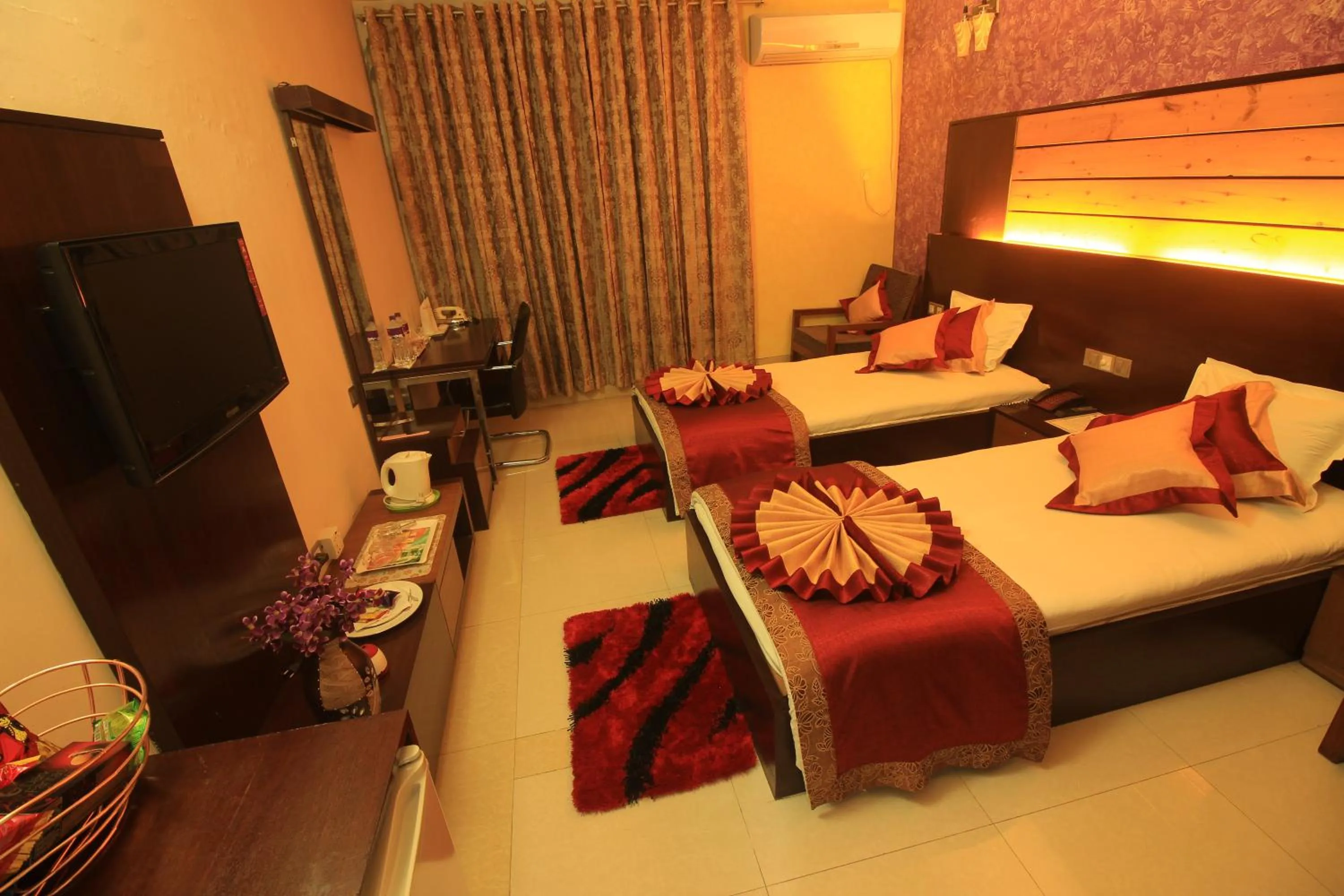 Photo of the whole room in Tiger Garden Int Hotel