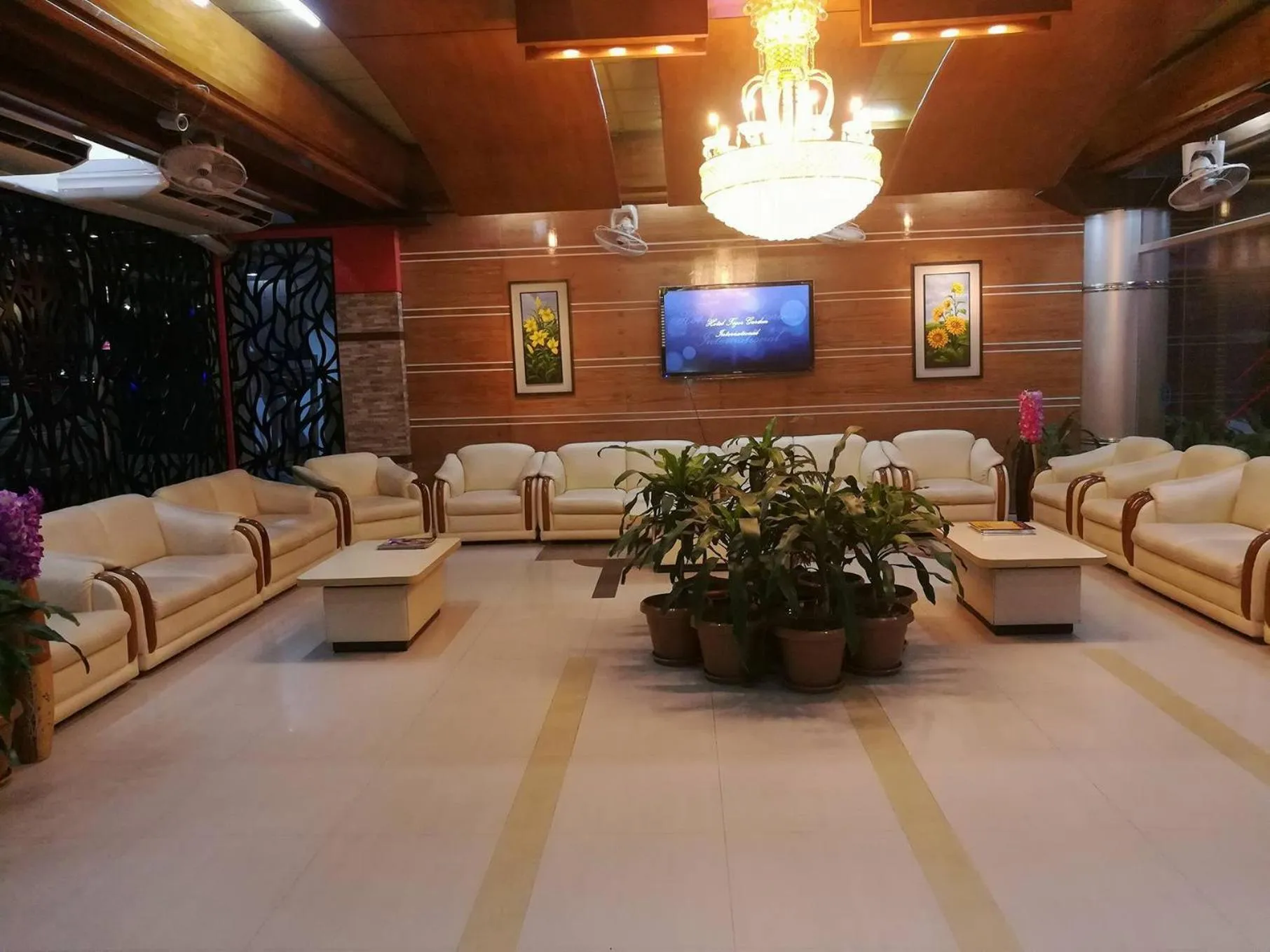 Living room in Tiger Garden Int Hotel