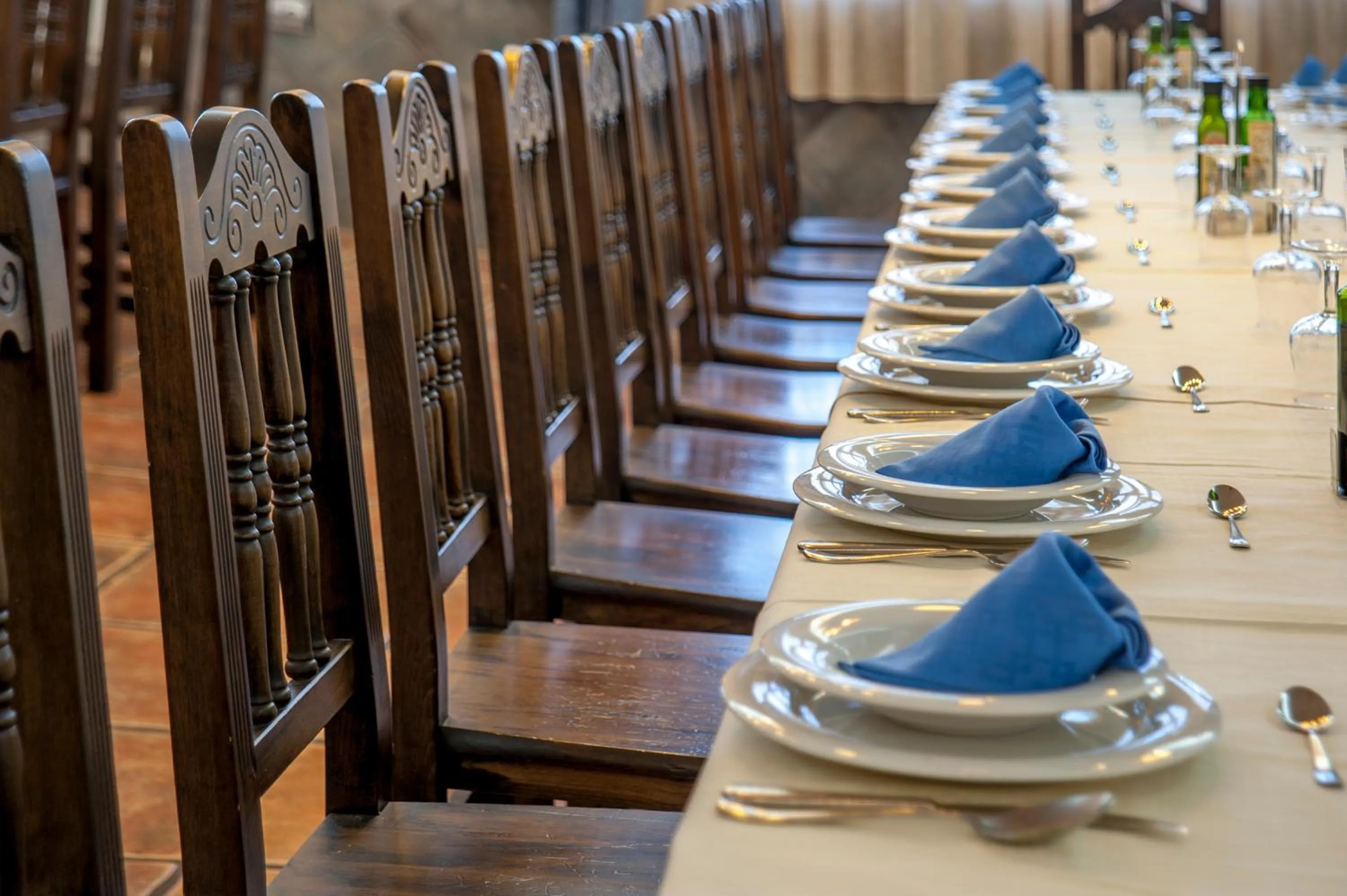 Restaurant/places to eat in Hotel Moya