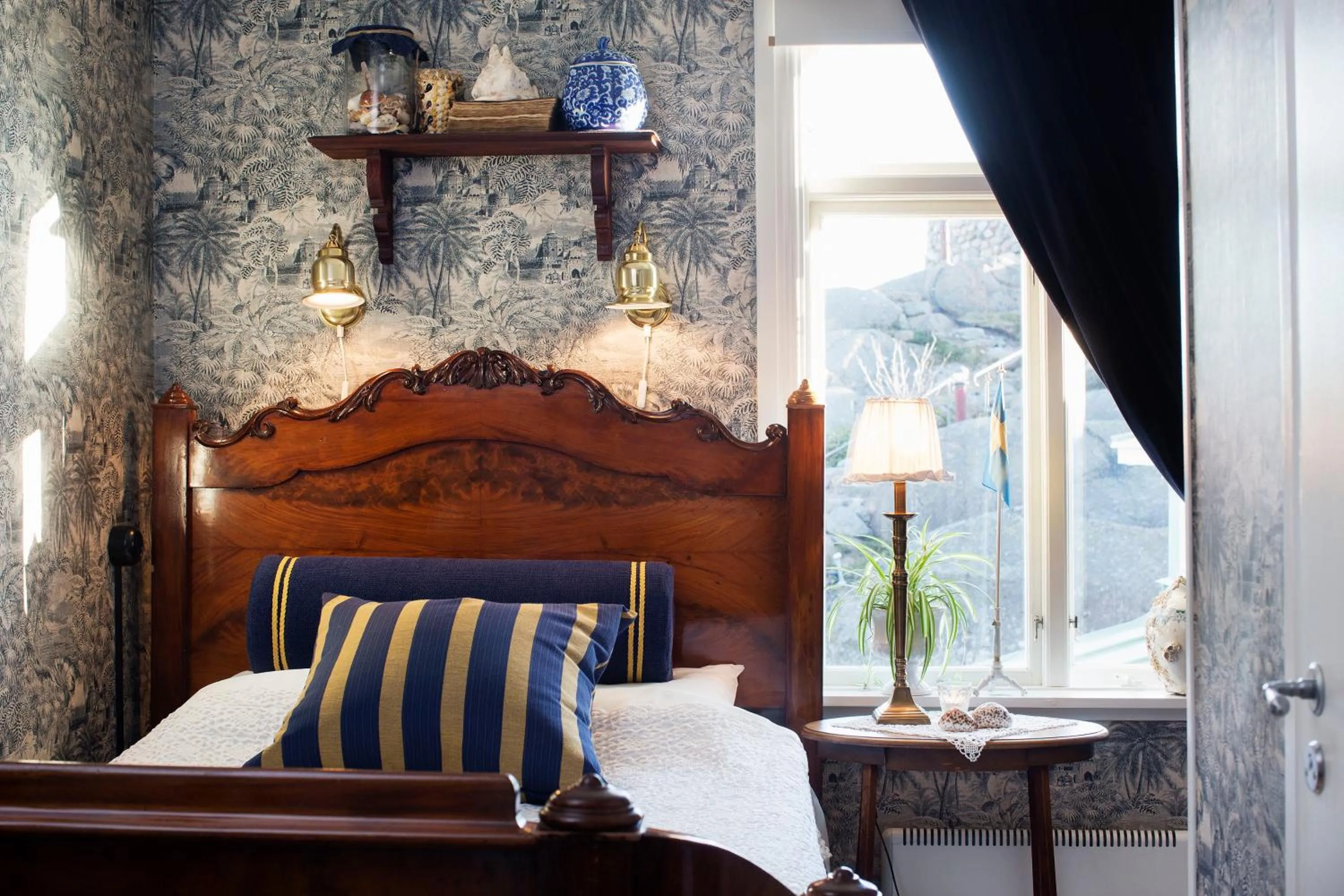 Photo of the whole room, Bed in Strandflickornas Havshotell Lysekil