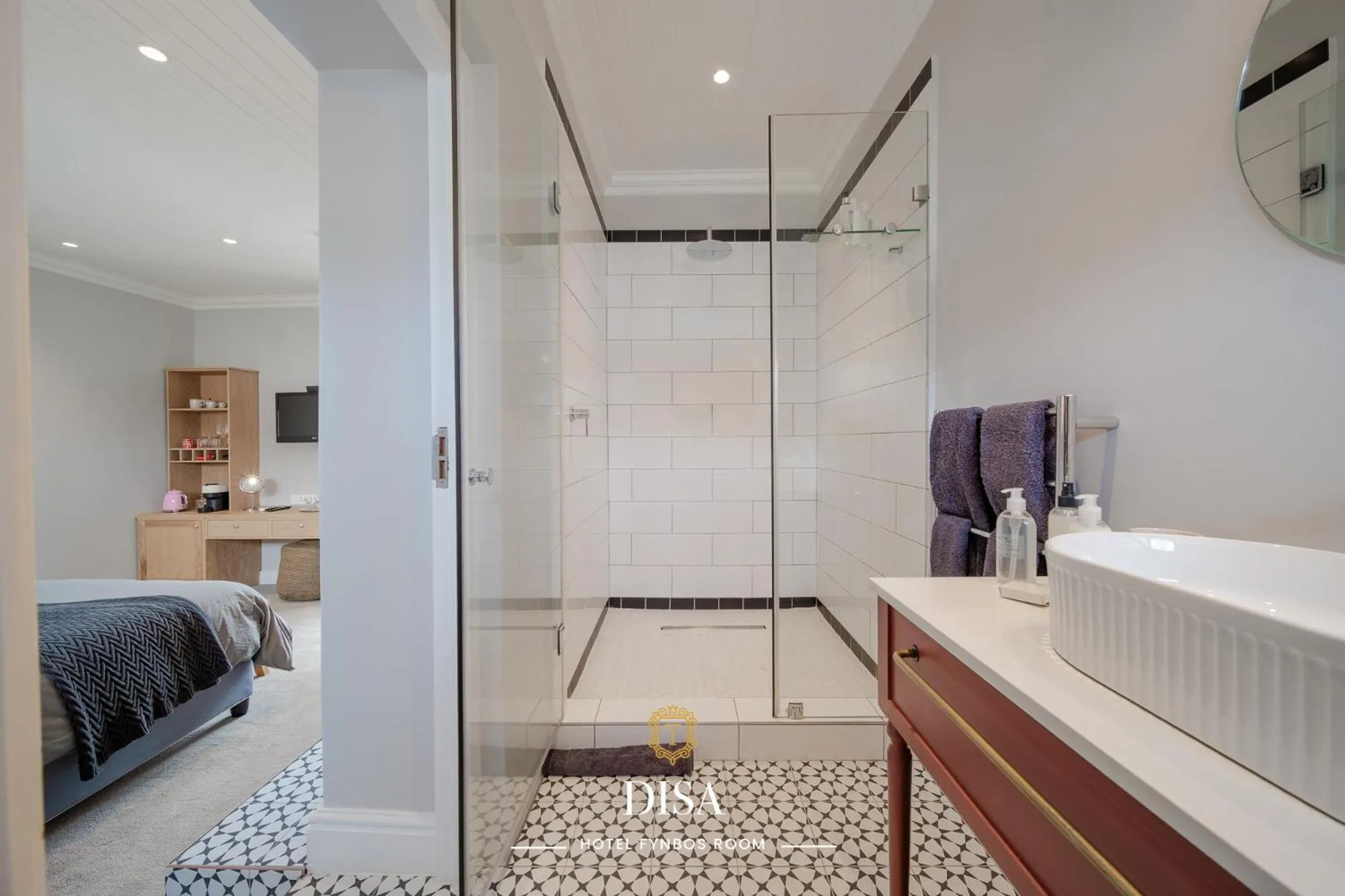 Shower, Bed in Tulbagh Boutique Heritage Hotel