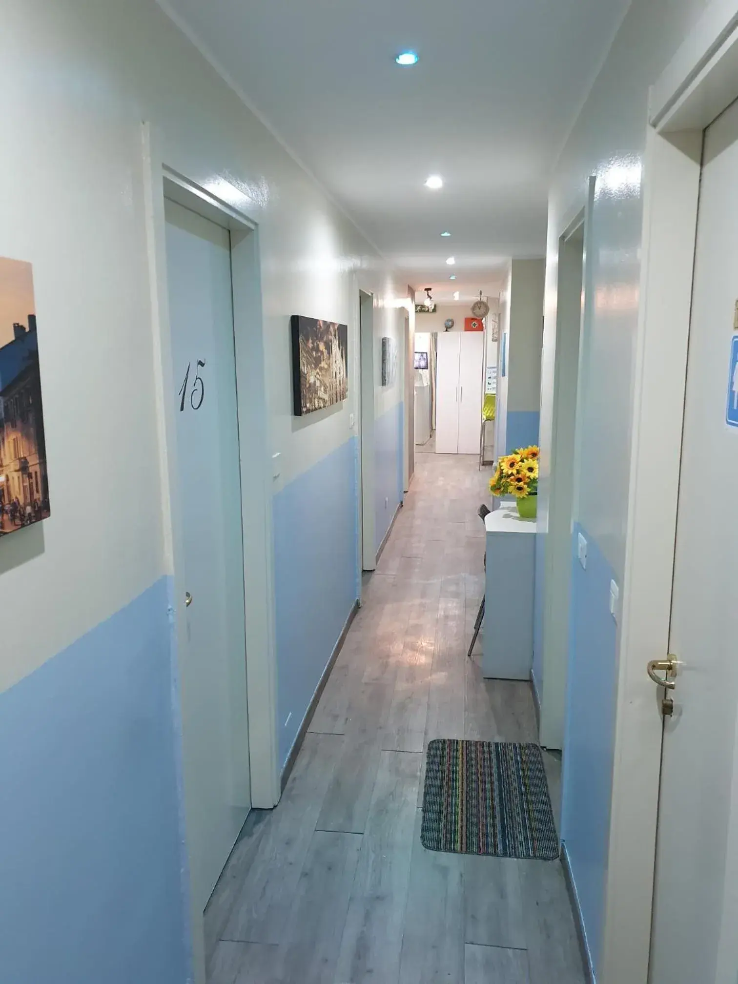 Quadruple Room with Shared Bathroom in Hotel Kennedy Quadruple Room with Shared Bathroom in Hotel Kennedy