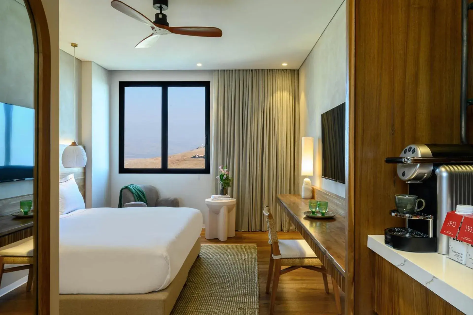 Superior Slow in Hotel Canaan - Fattal Limited Edition Superior Slow in Hotel Canaan - Fattal Limited Edition