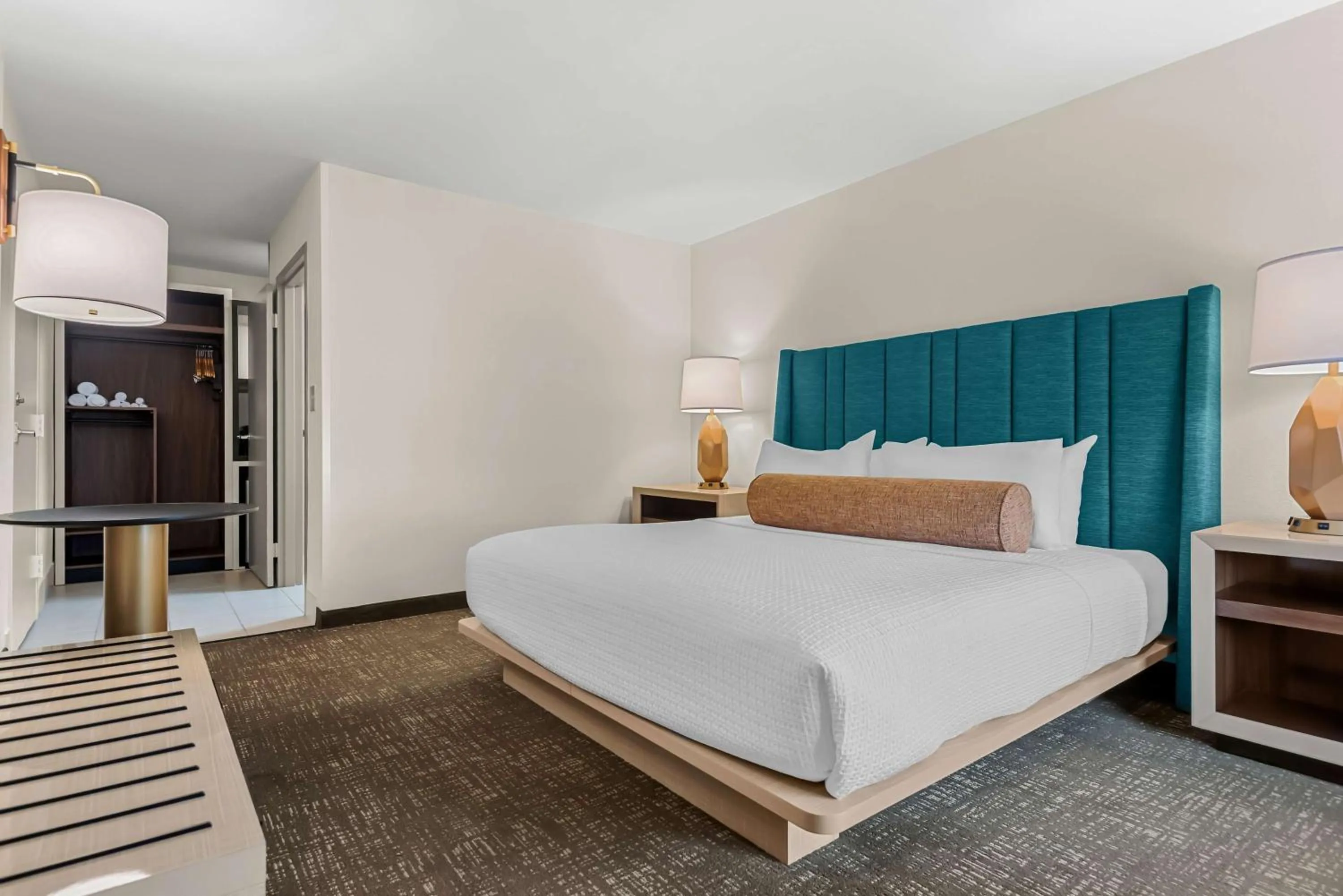 Bedroom, Bed in Best Western Seaway Inn