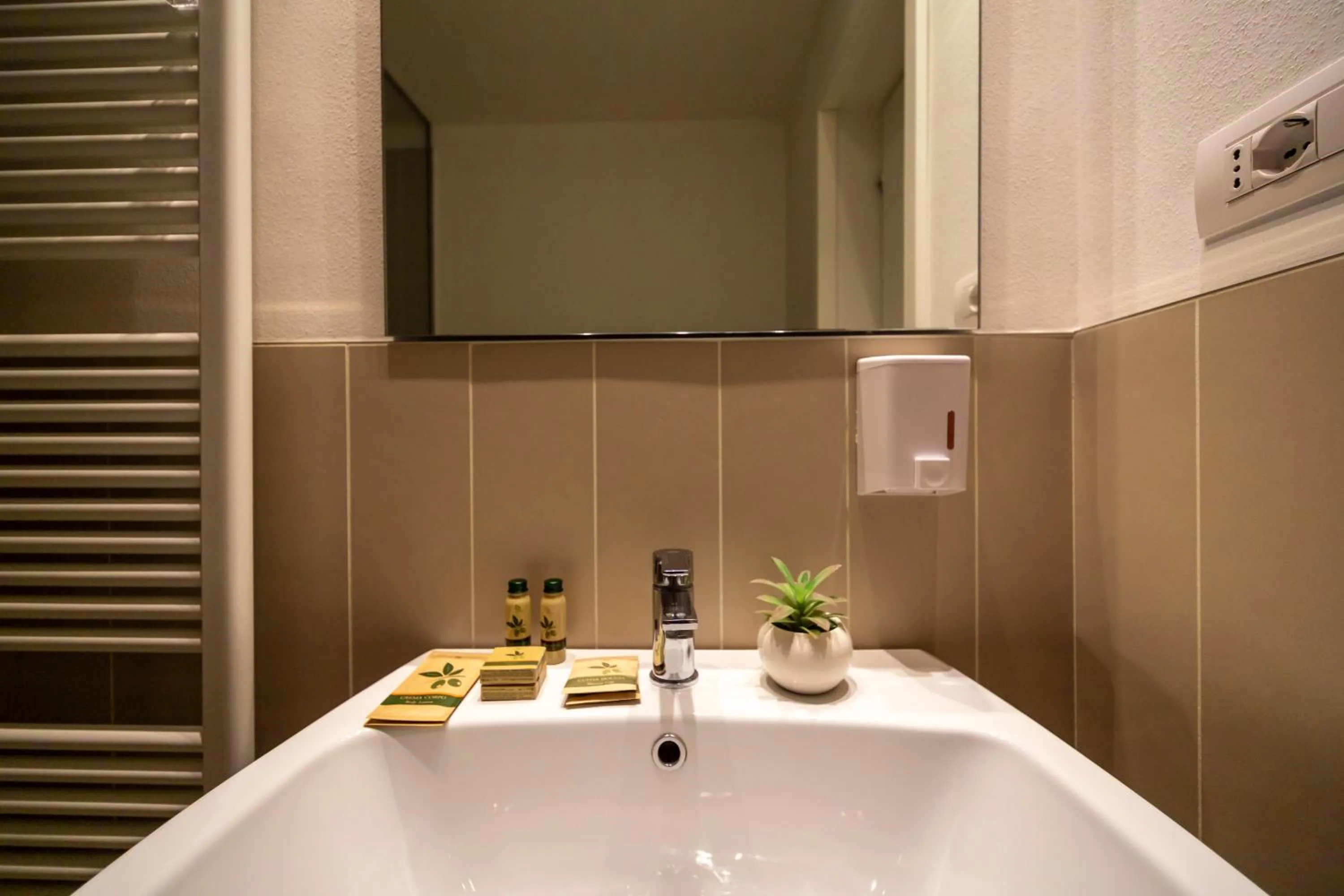 Bathroom in Albergo La Rocca