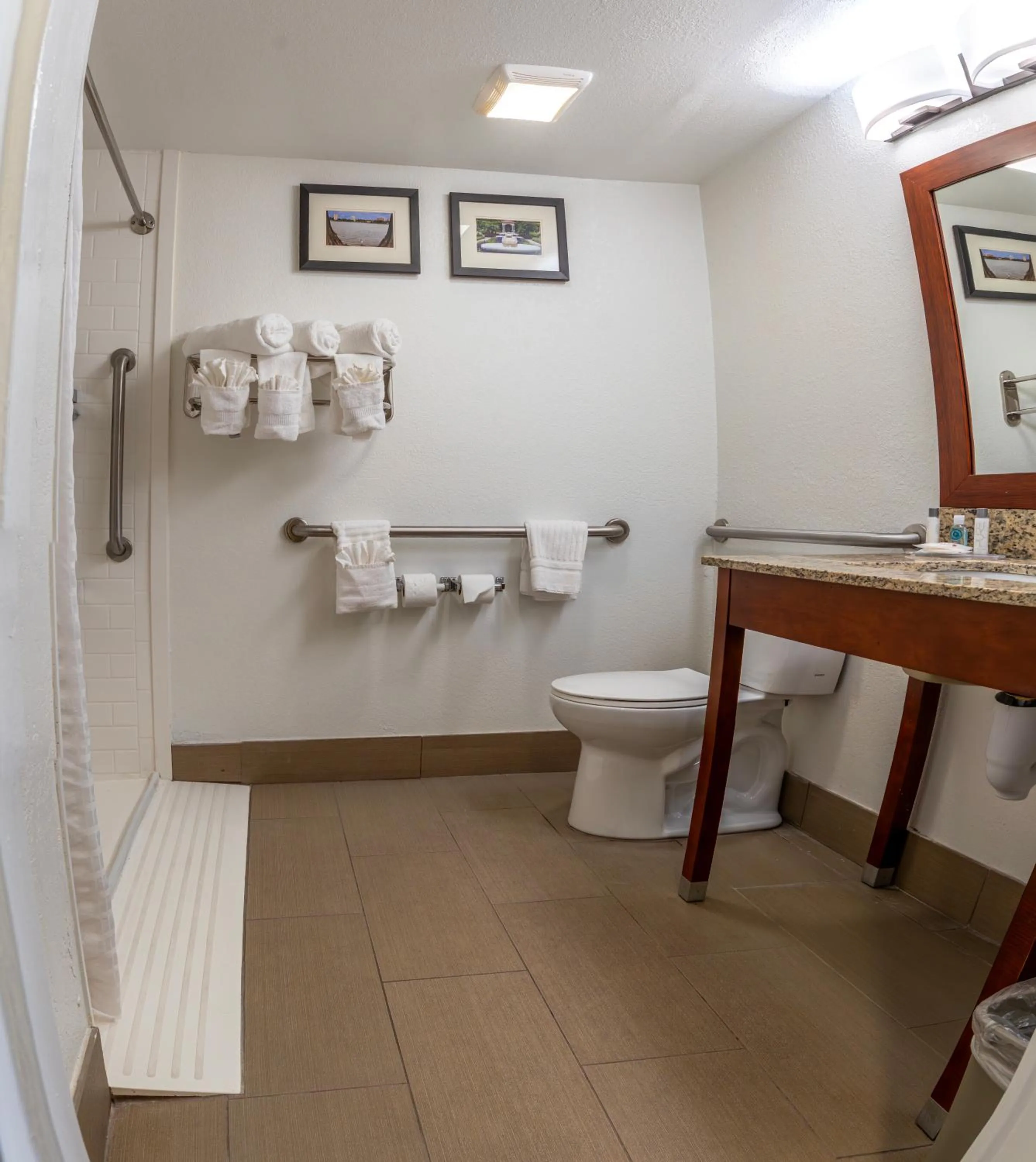 Comfort Inn & Suites Lakeland North I-4