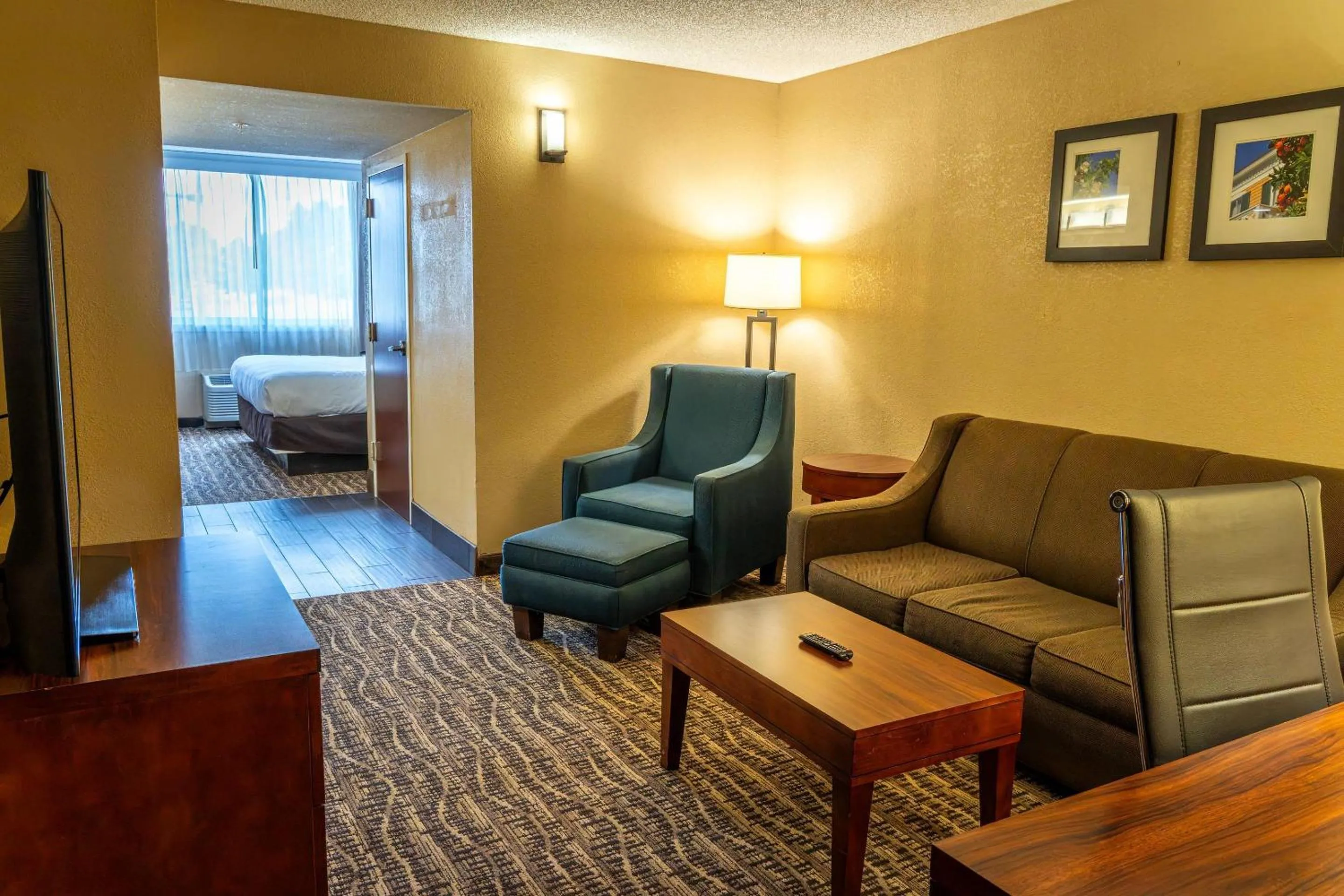 Bedroom in Comfort Inn & Suites Lakeland North I-4