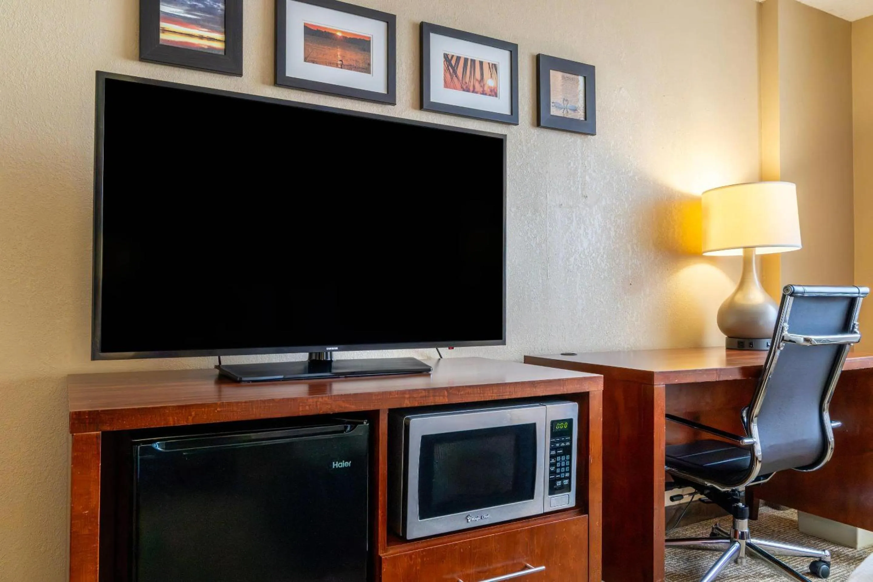 Bedroom in Comfort Inn & Suites Lakeland North I-4