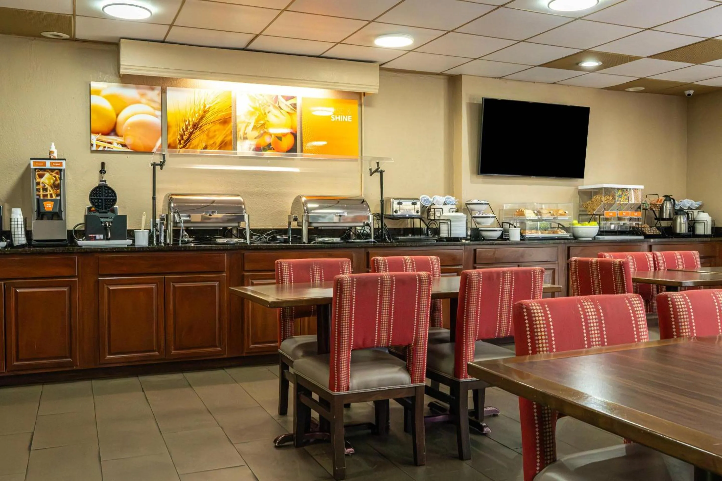 Breakfast in Comfort Inn & Suites Lakeland North I-4