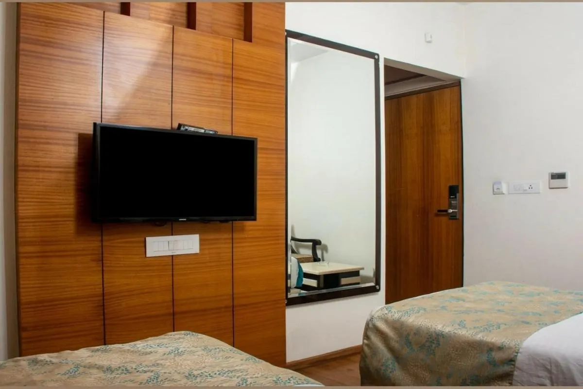 TV/Entertainment Center in Hotel Meadows