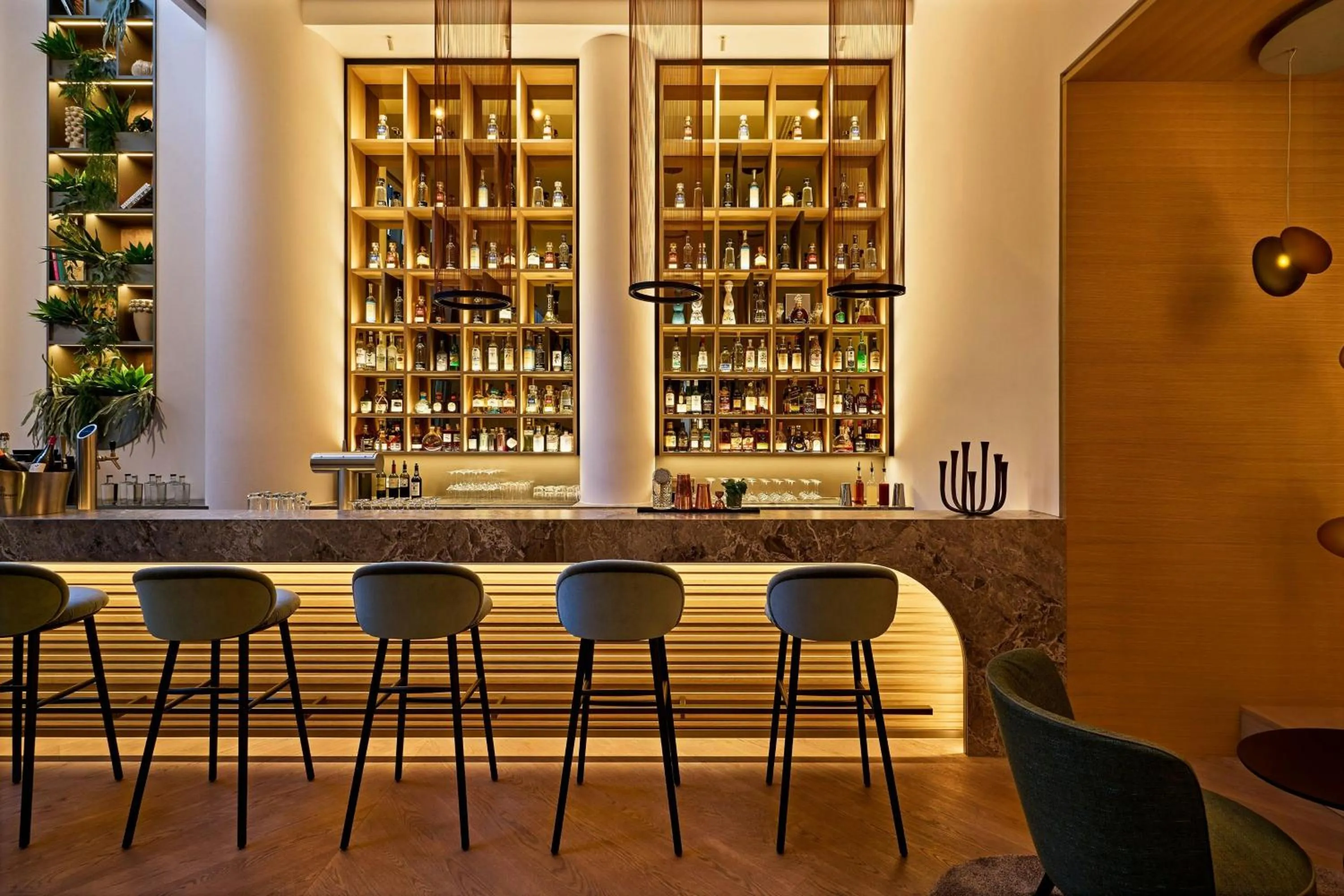 Lounge or bar in JW Marriott Hotel Frankfurt