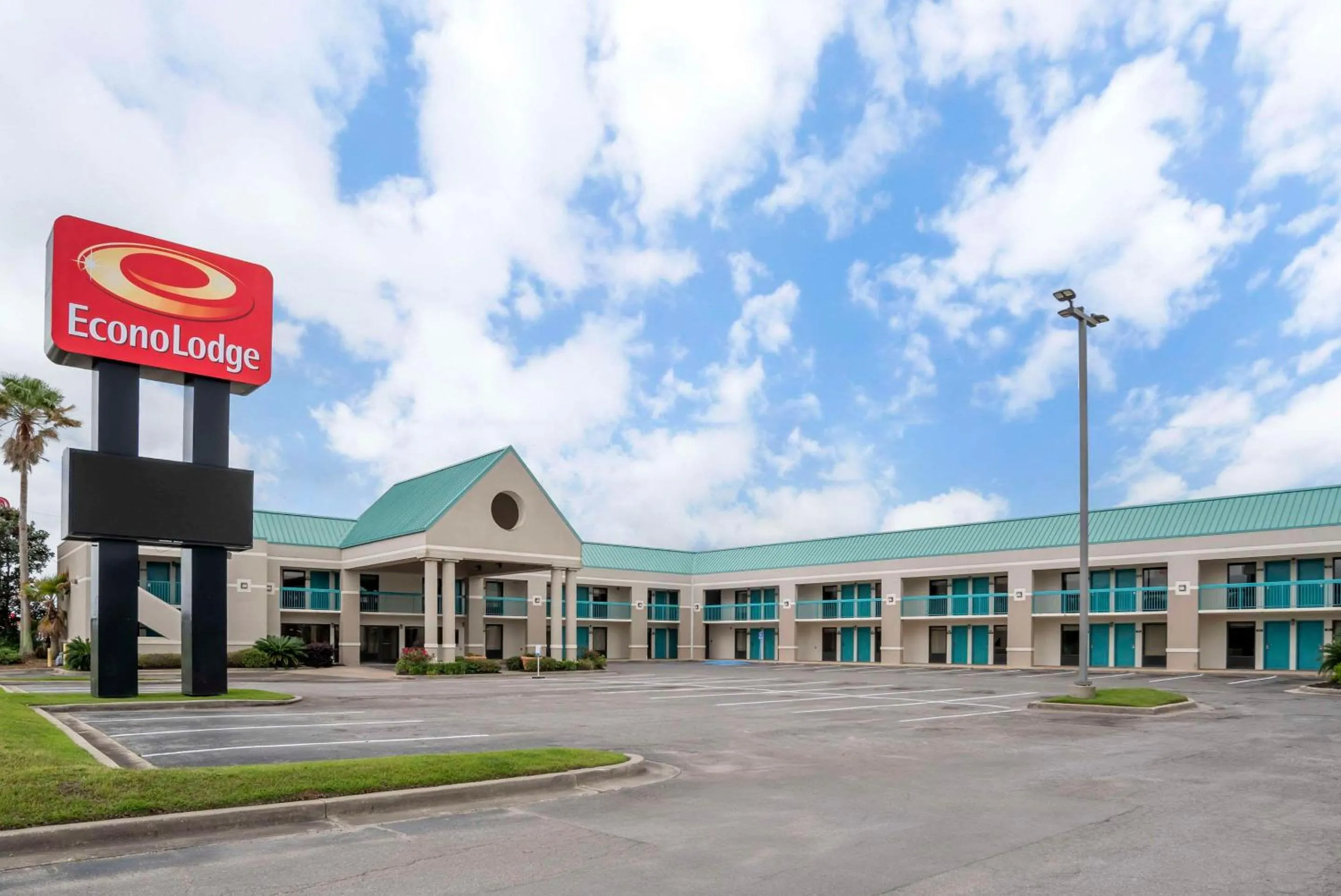 Property building in Econo Lodge Moss Point - Pascagoula