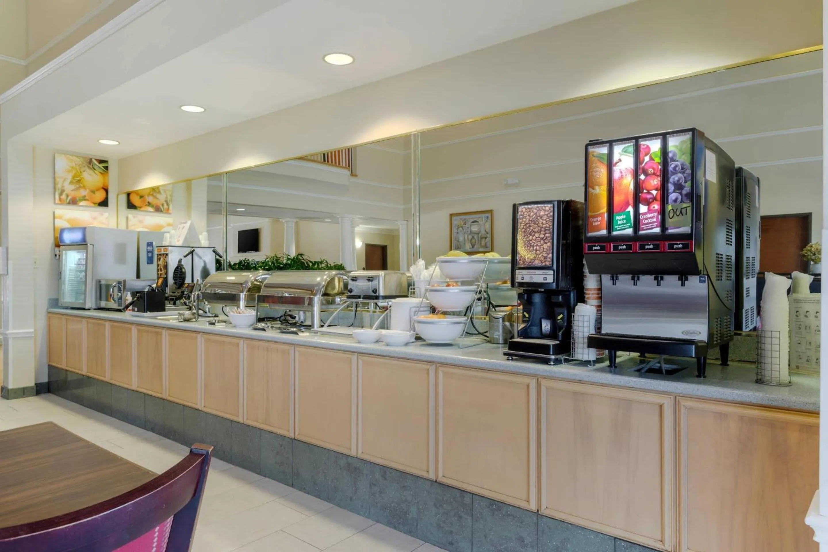 Breakfast in Comfort Suites La Porte - Baytown