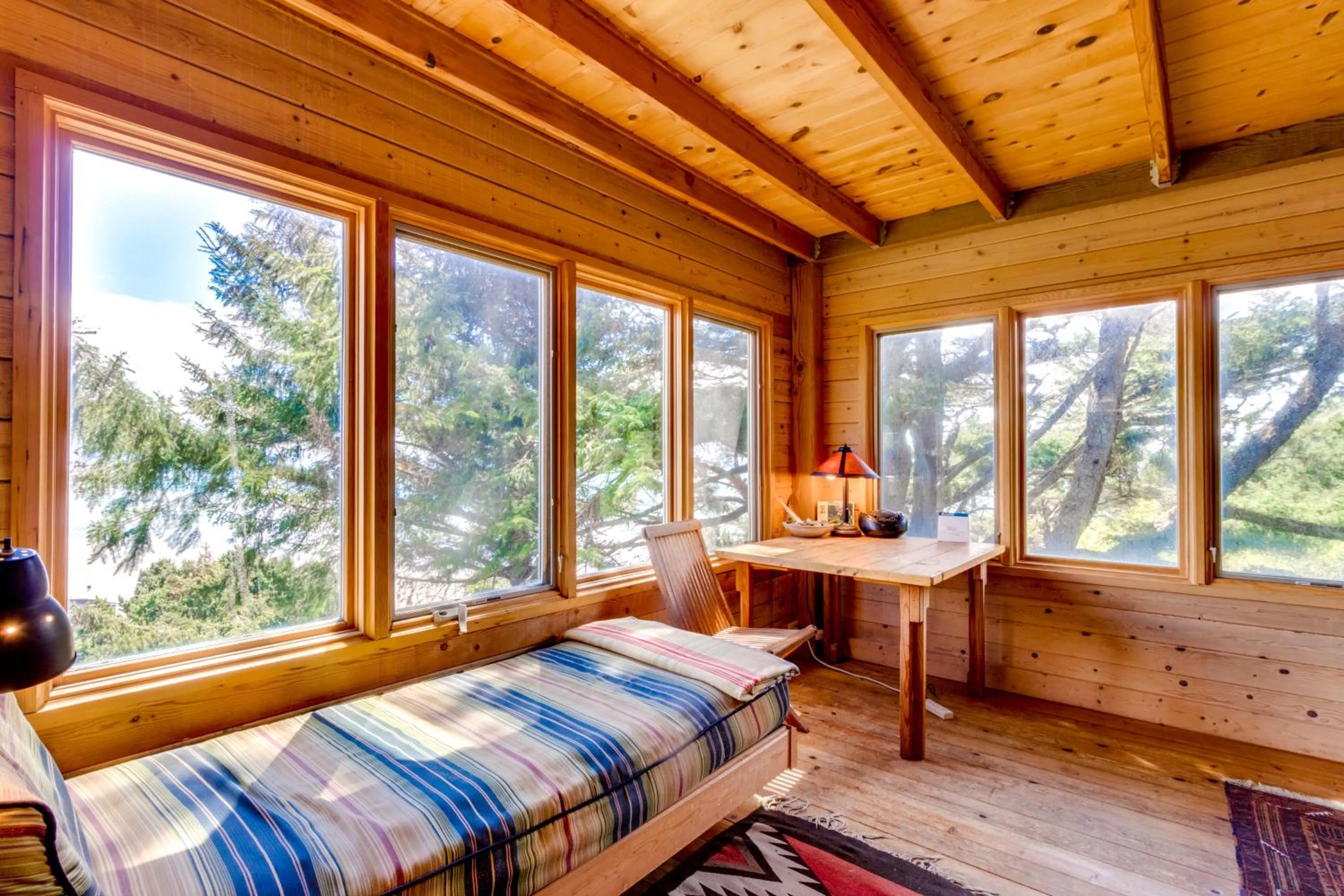 Bed in Escape to Oceanside