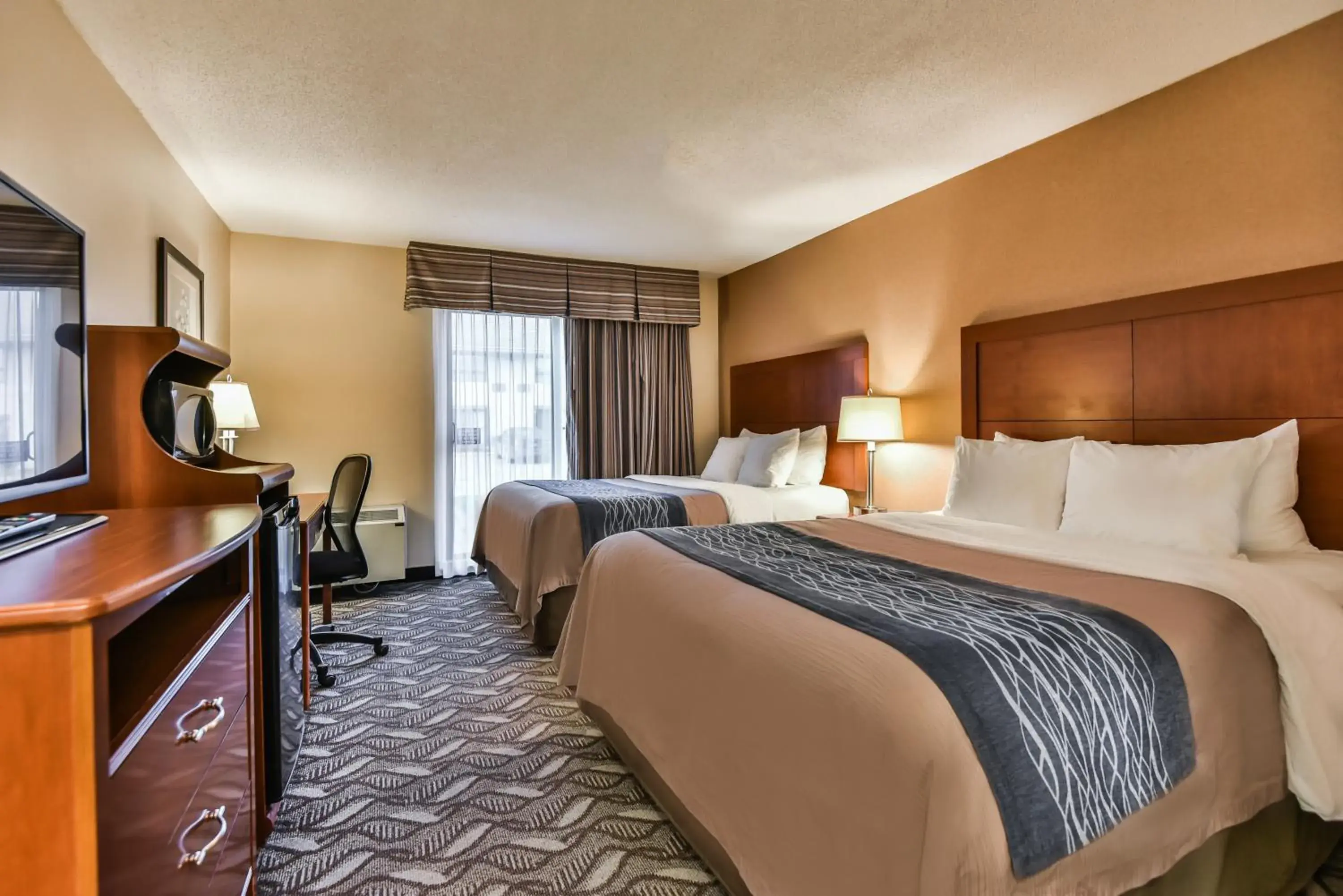 Queen Suite with Two Queen Beds - Upper Floor/Not Pet Friendly/Non-Smoking in Comfort Inn & Suites Ambassador Bridge Queen Suite with Two Queen Beds - Upper Floor/Not Pet Friendly/Non-Smoking in Comfort Inn & Suites Ambassador Bridge
