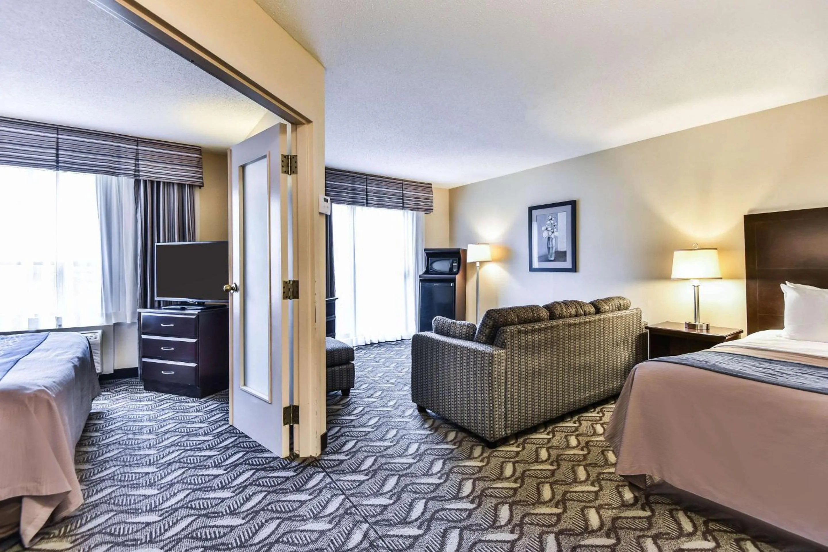 Bedroom, Bed in Comfort Inn & Suites Ambassador Bridge