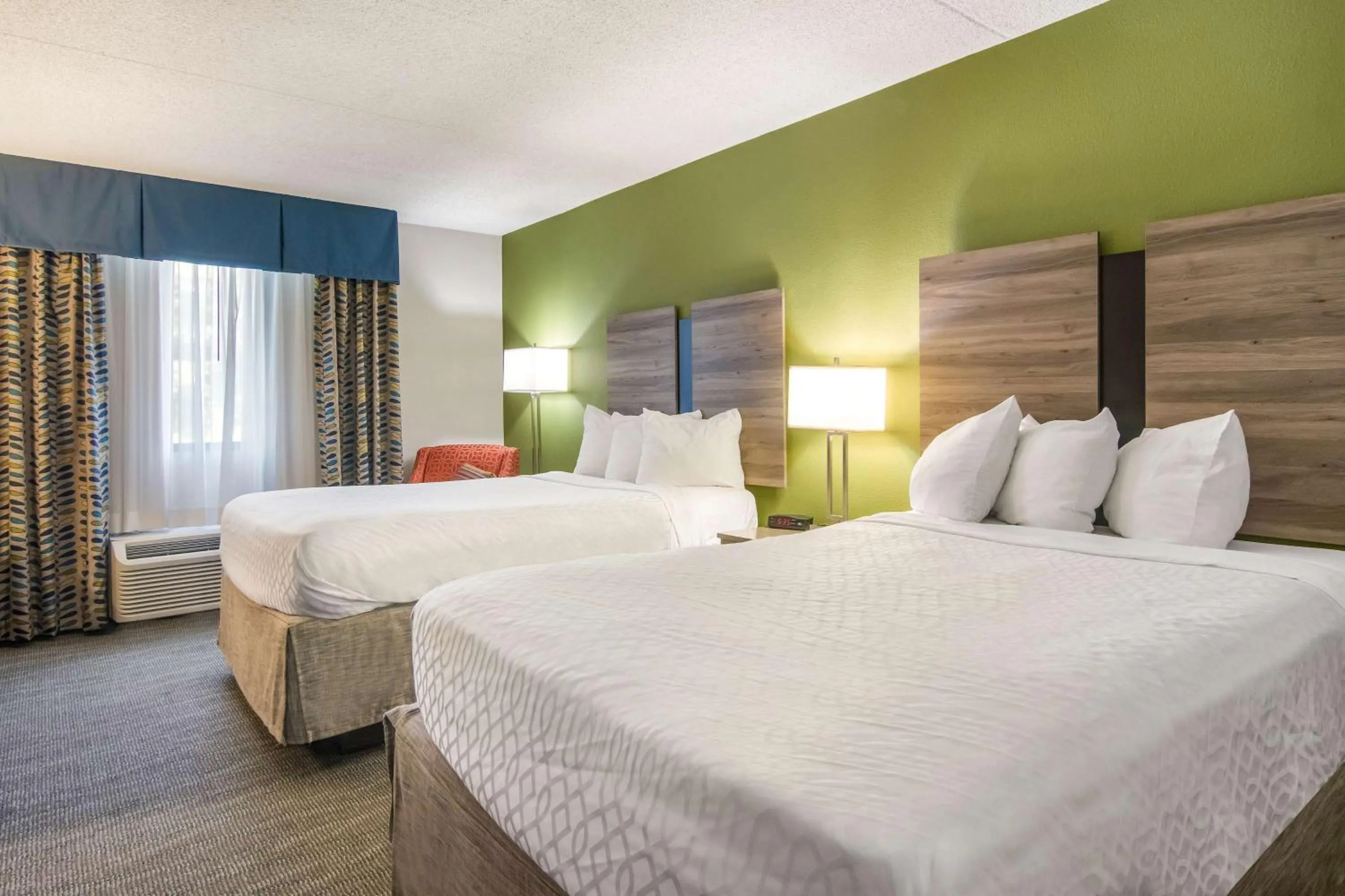 Bedroom, Bed in Best Western Dutch Valley Inn