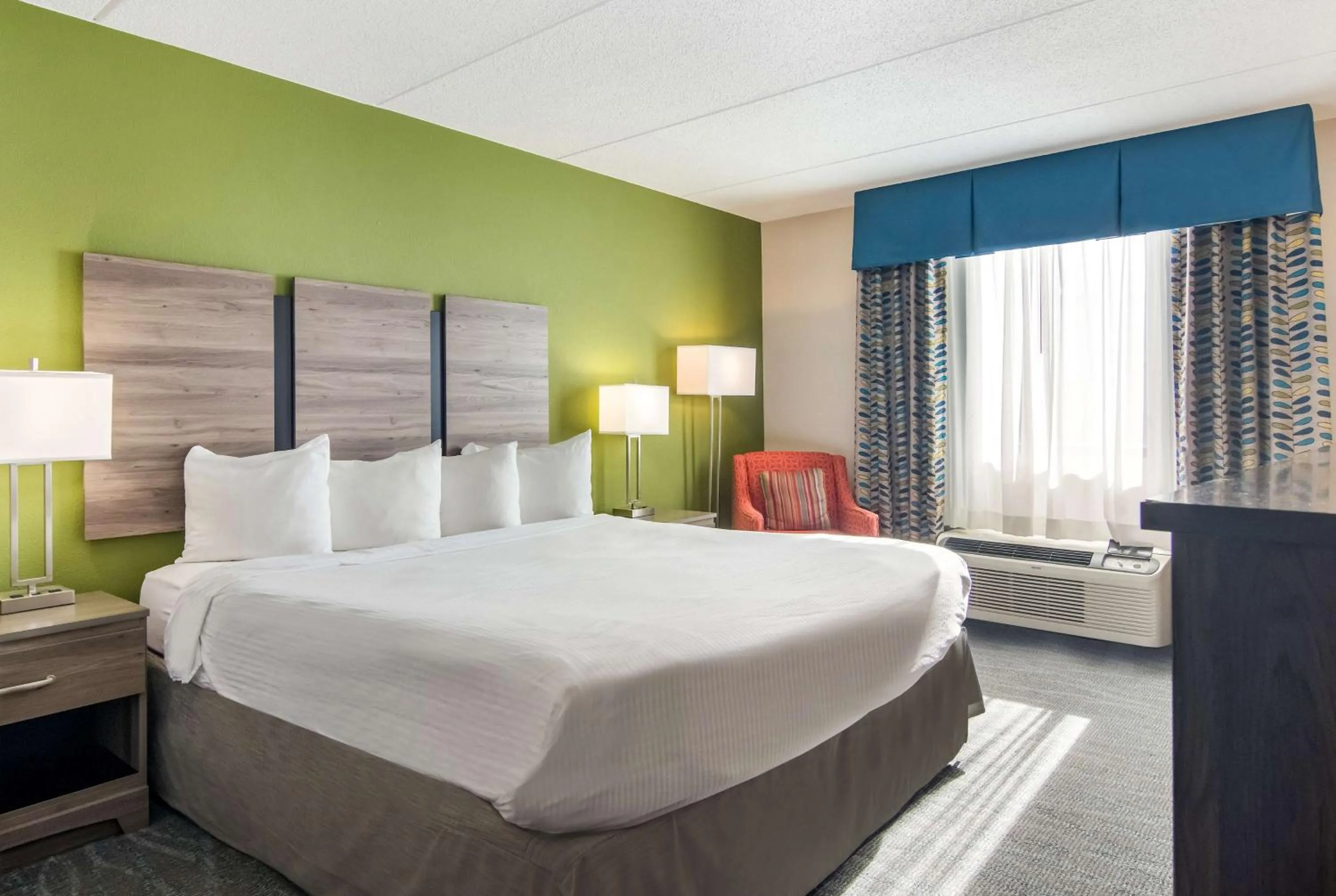 Bedroom, Bed in Best Western Dutch Valley Inn