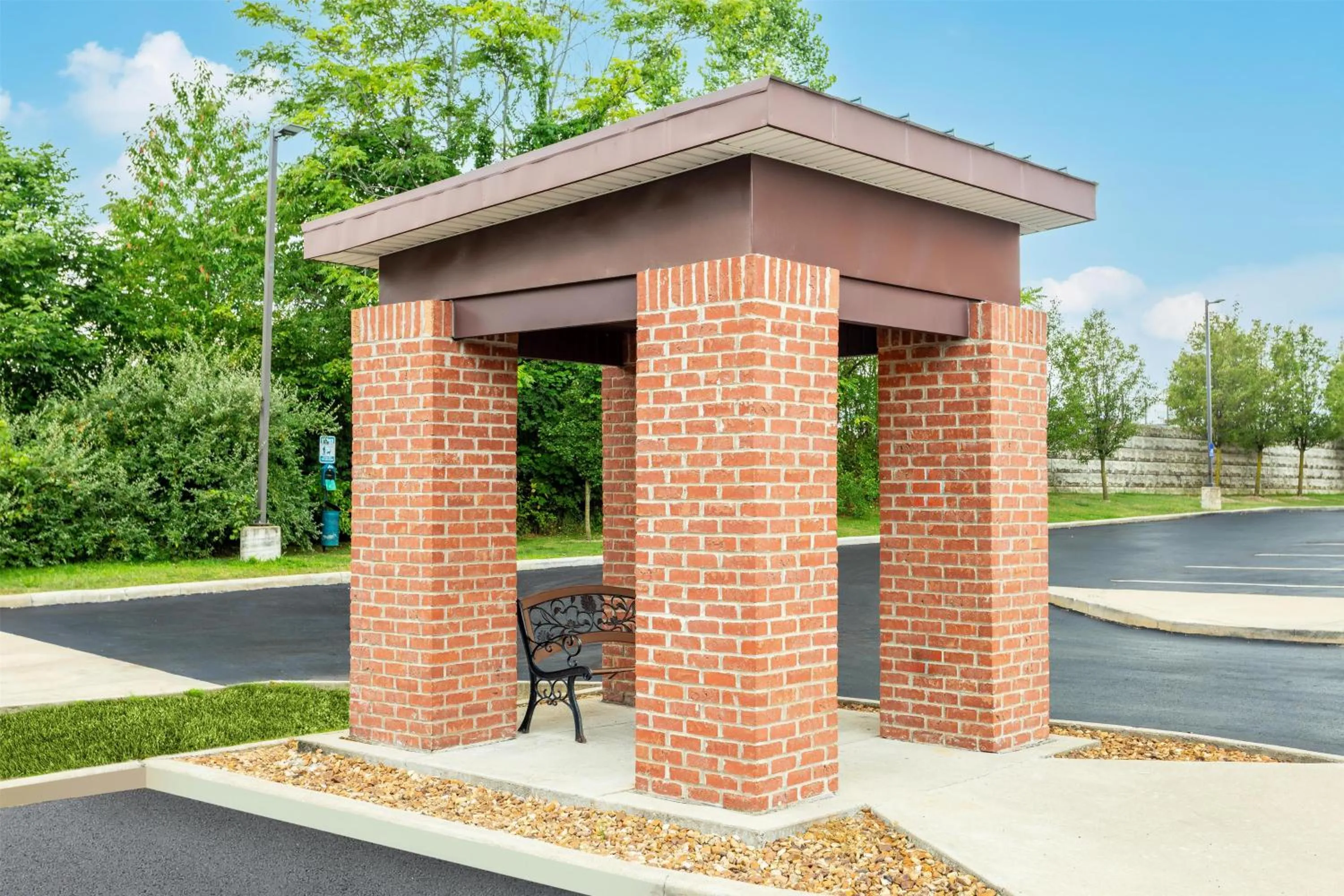 Patio in Hampton Inn Akron-South