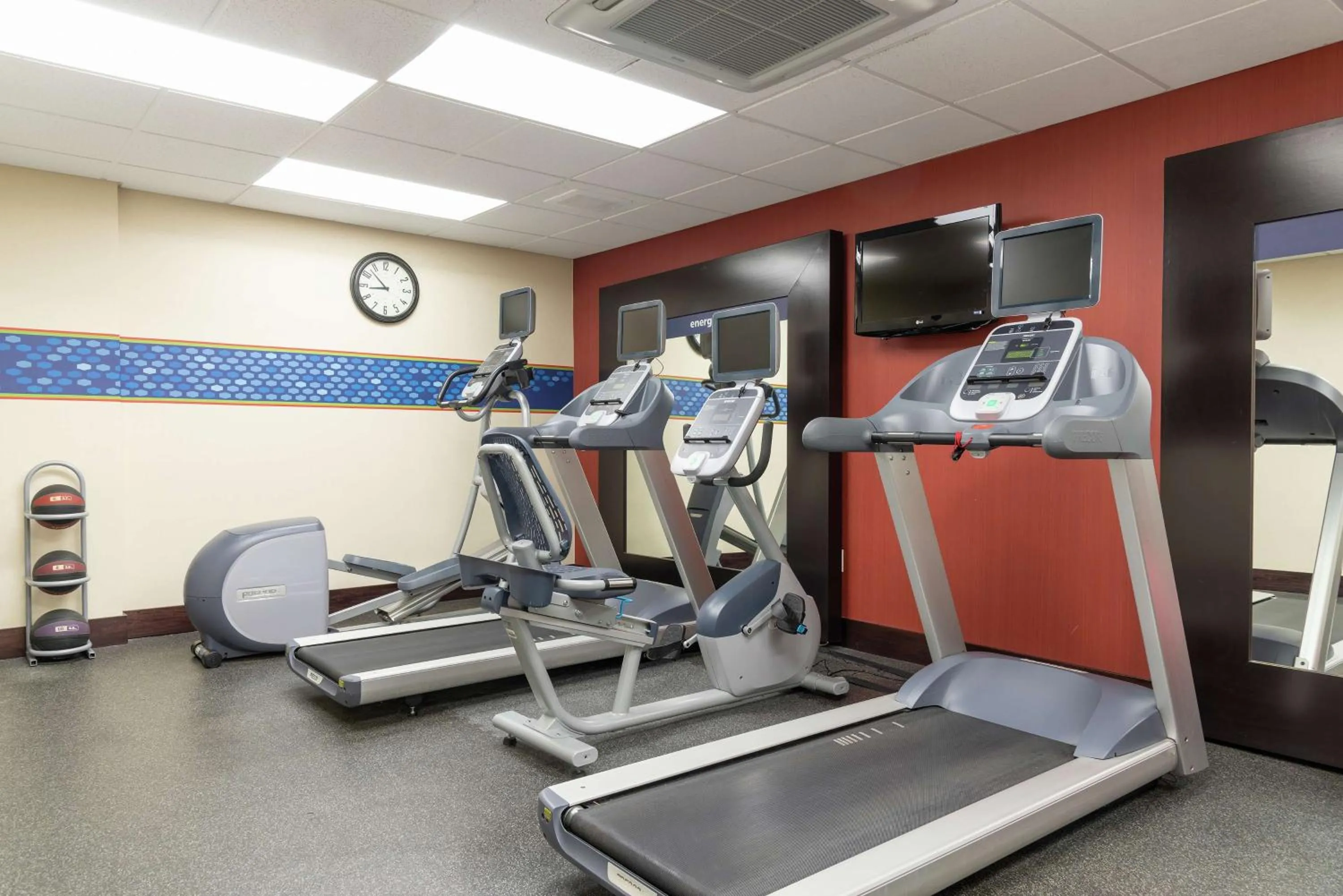 Fitness centre/facilities in Hampton Inn & Suites Cleveland-Airport/Middleburg Heights