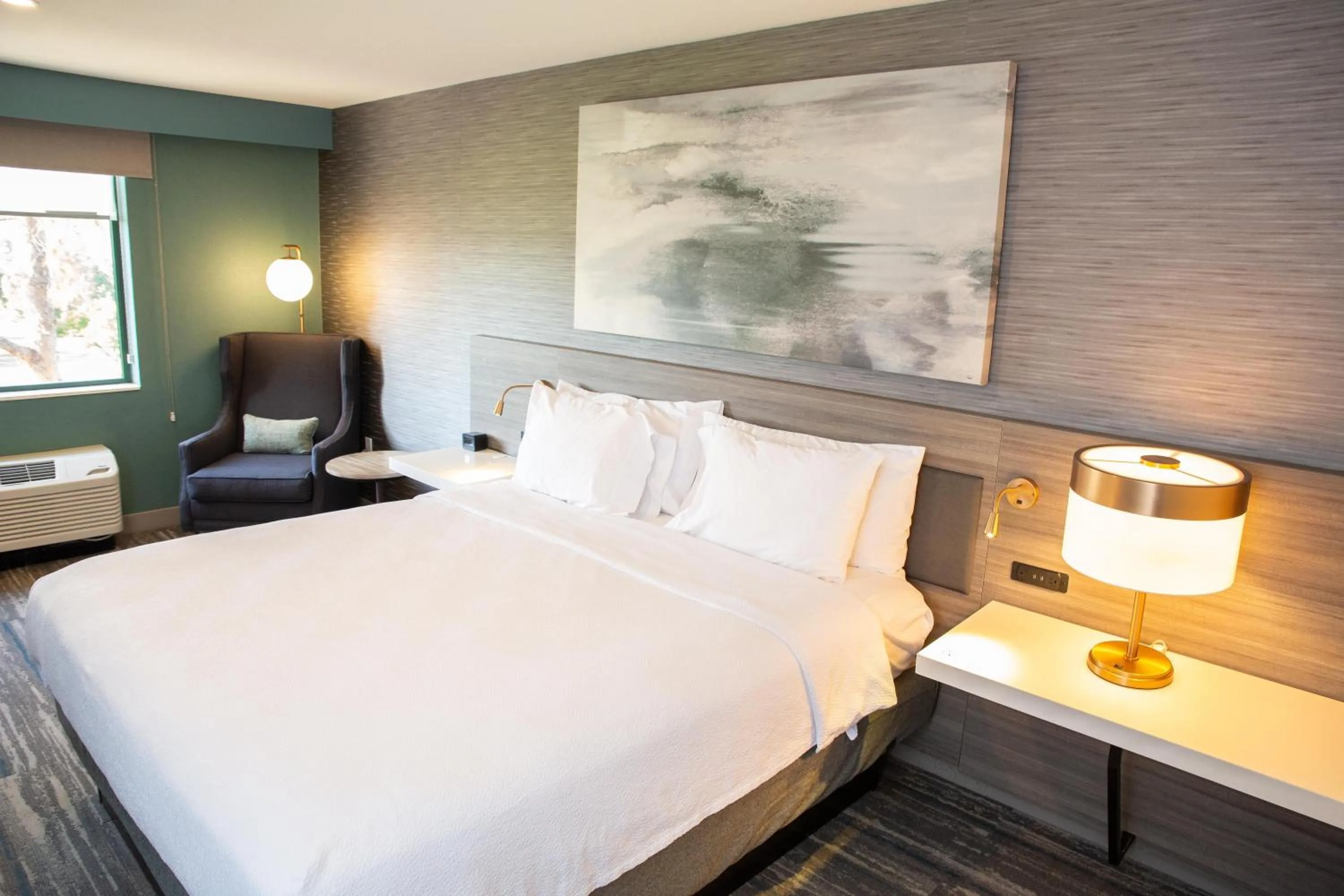 Bed in Hilton Garden Inn Montebello / Los Angeles