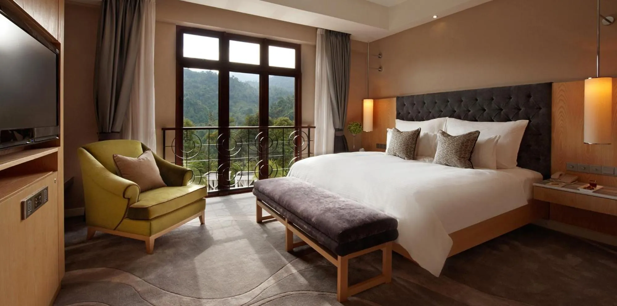 Bedroom, Bed in The Chateau Spa & Wellness Resort