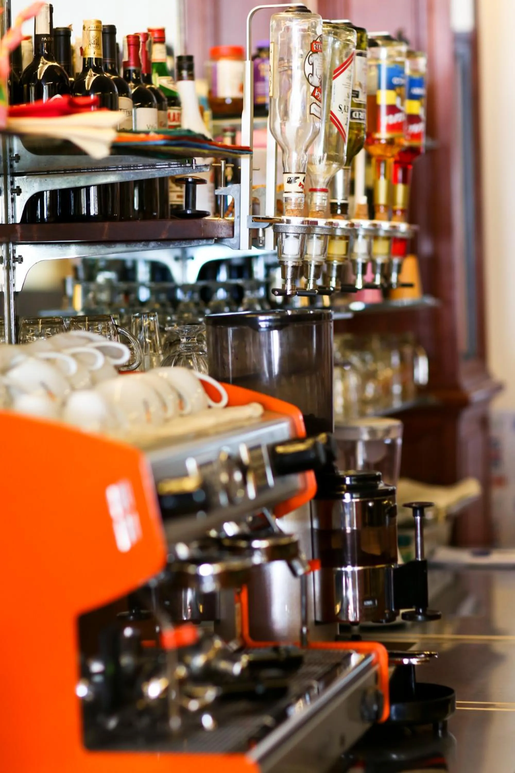 Restaurant/places to eat in Golden House International Hotel