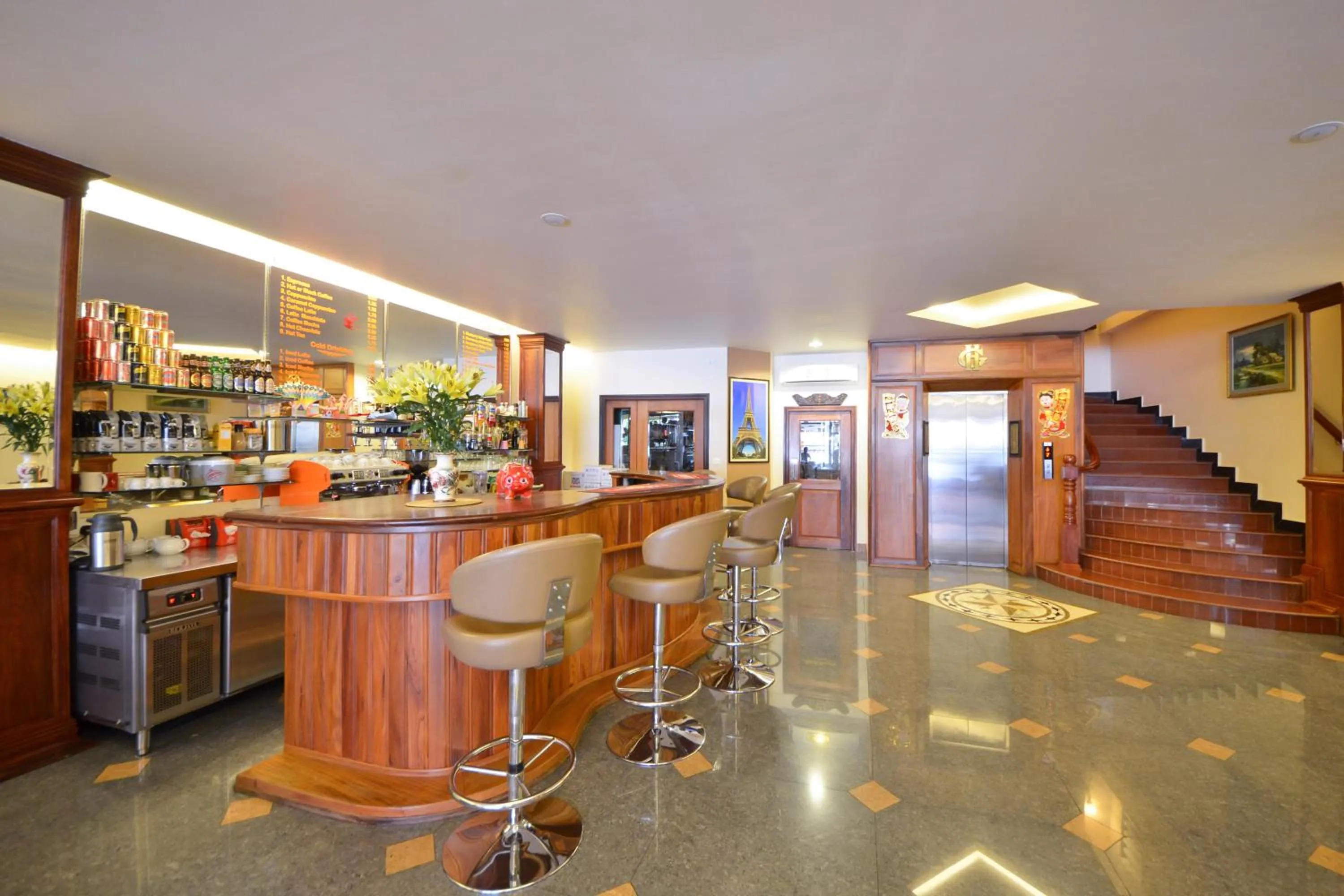 Lobby or reception in Golden House International Hotel