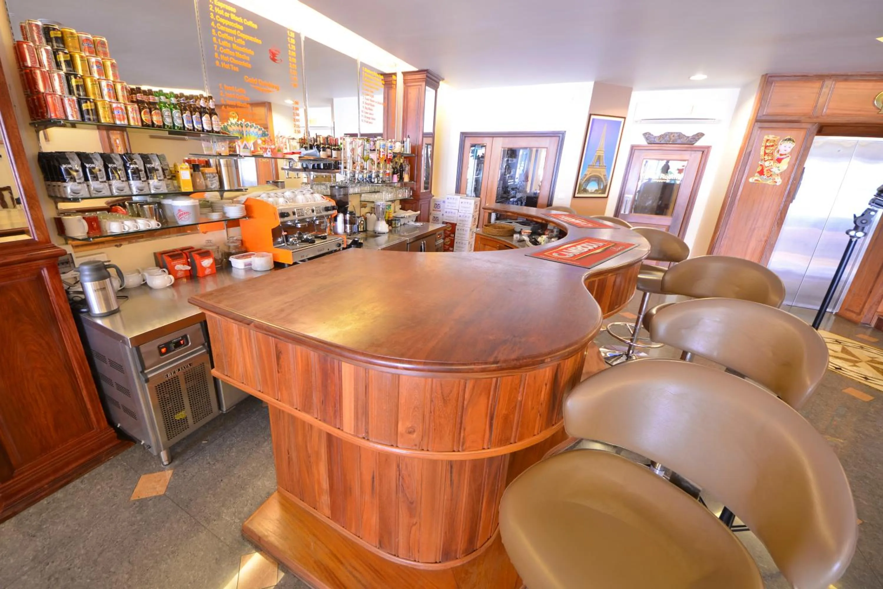 Lounge or bar in Golden House International Hotel