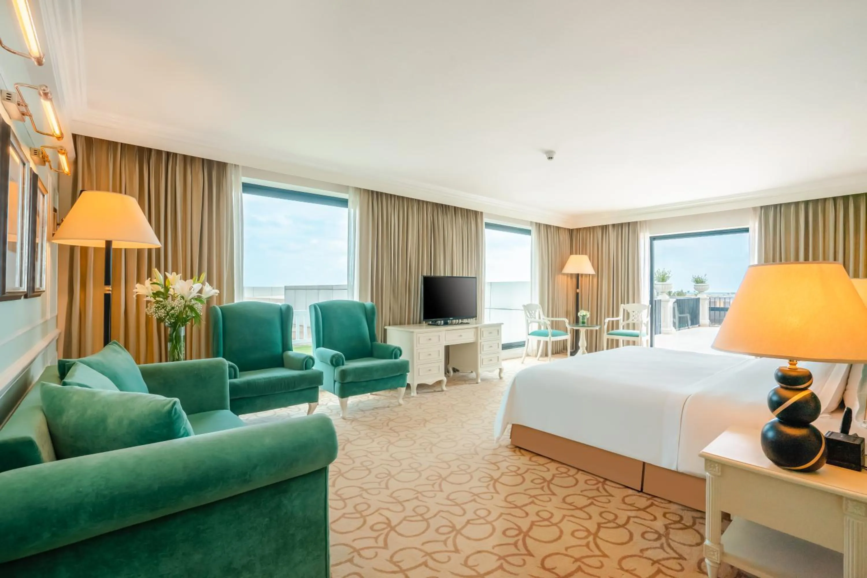 Bed in The Kingsbury Colombo