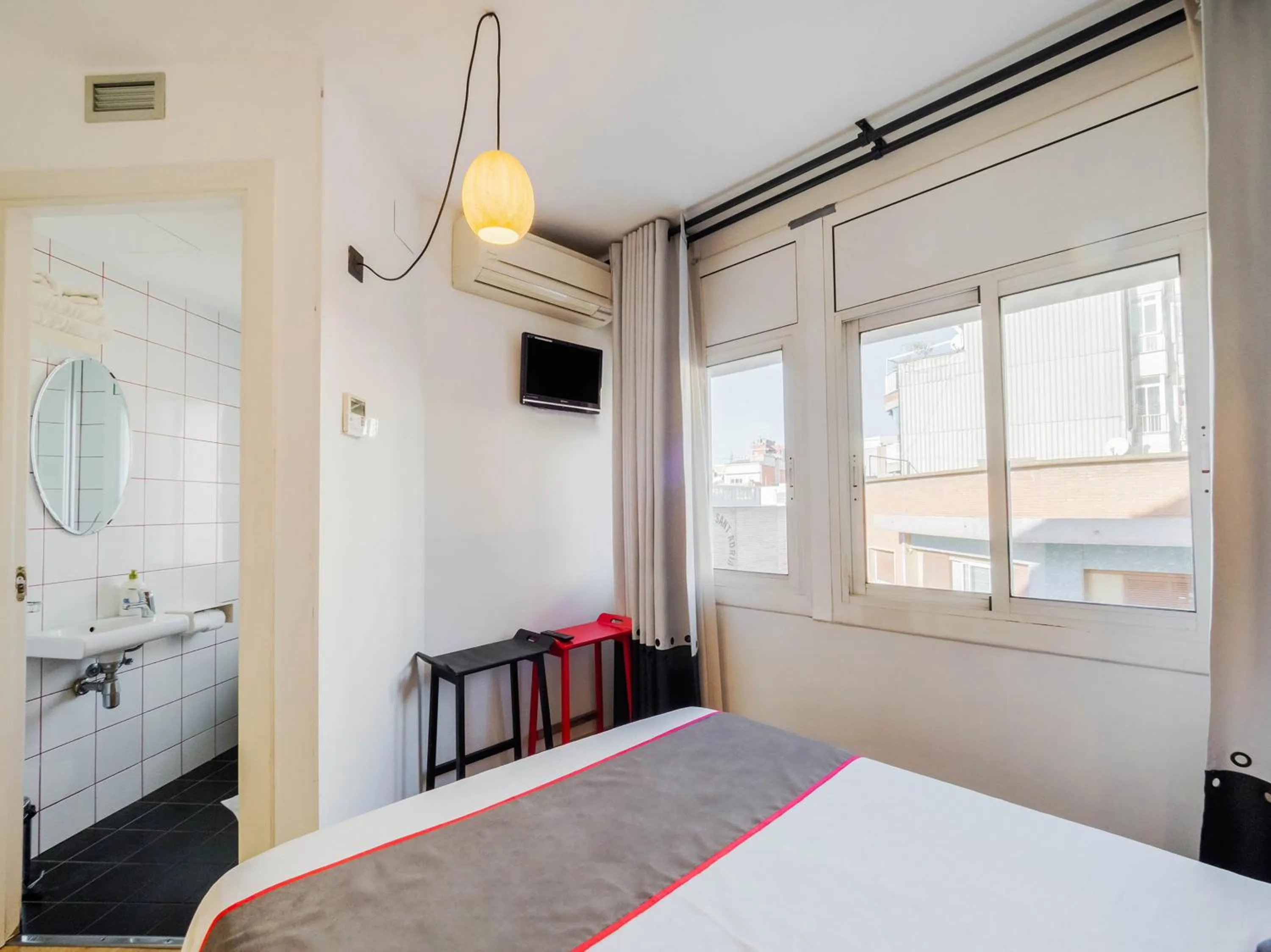 Bedroom, Bed in Hostal Athenas