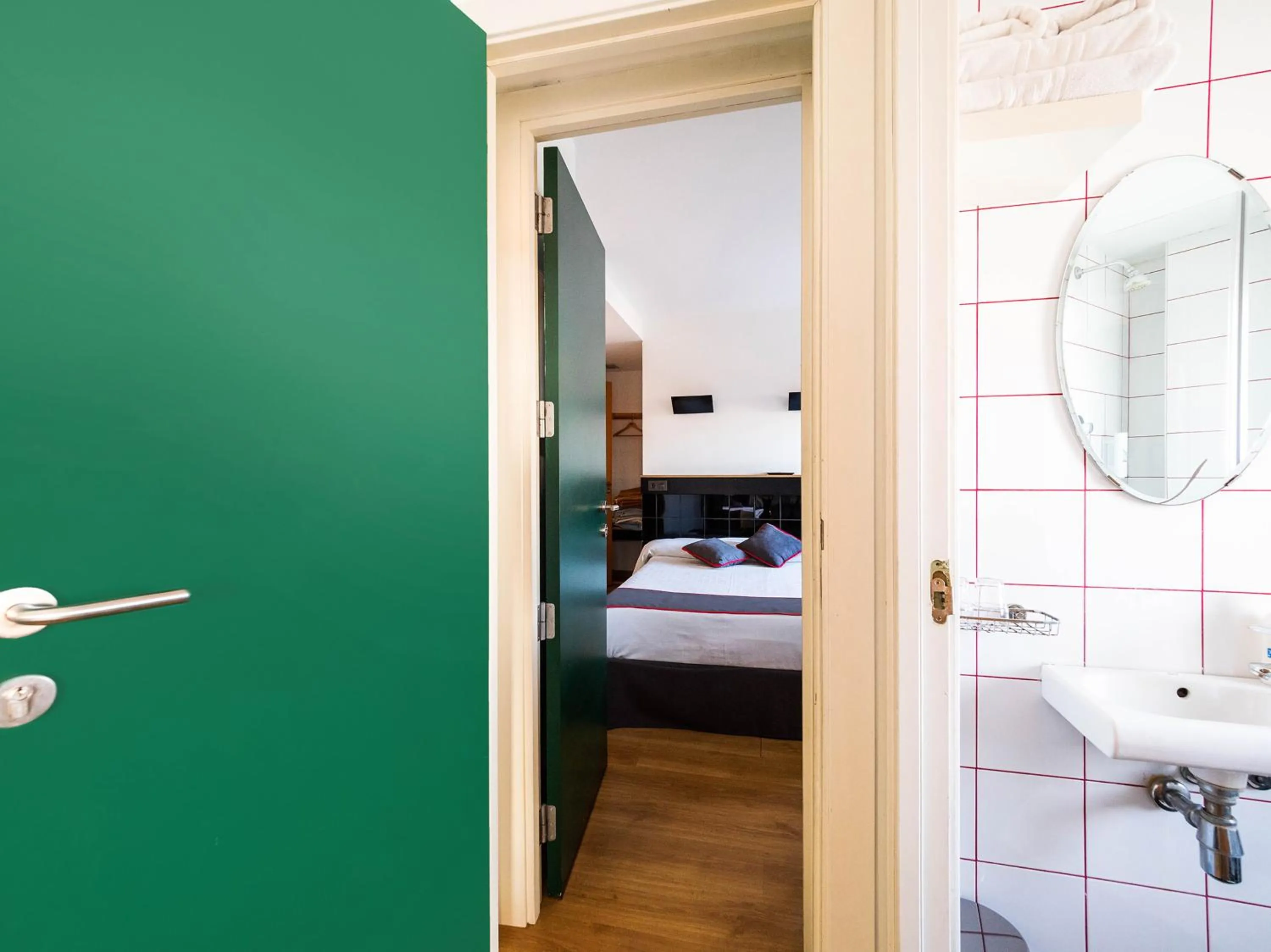 Bathroom, Bed in Hostal Athenas