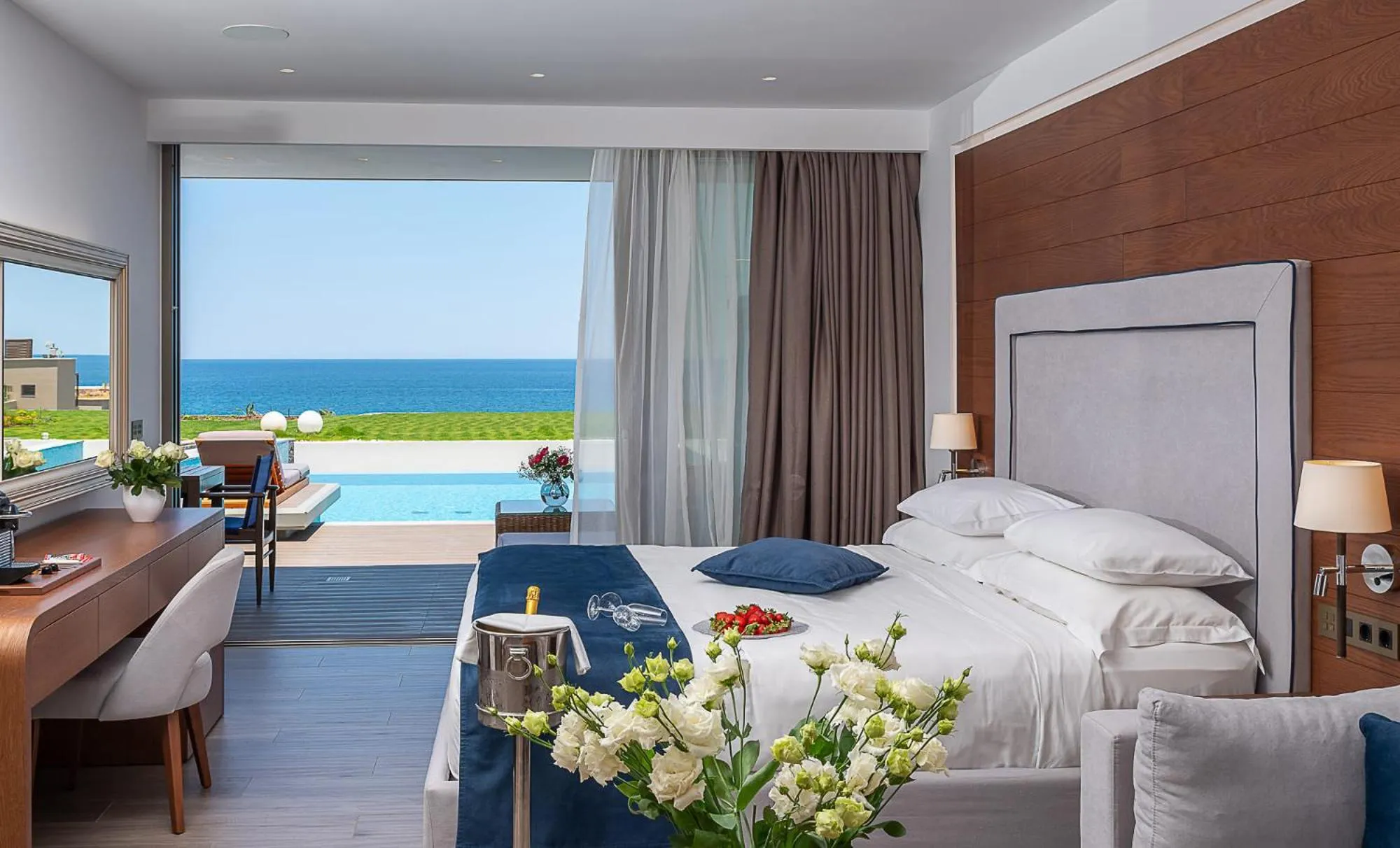 View (from property/room), Bed in Nana Princess Suites Villas & Spa