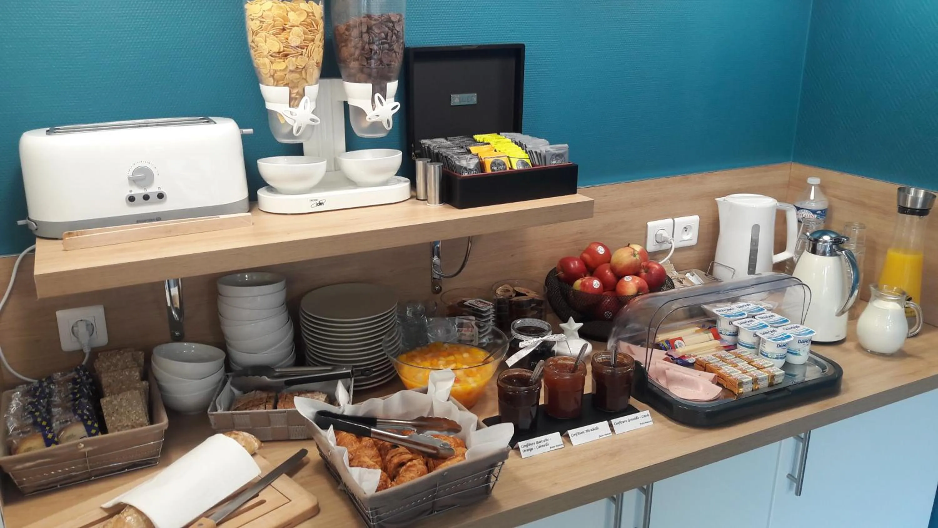 Buffet breakfast in KOSY Appart'Hôtels - Le Cours Moreau