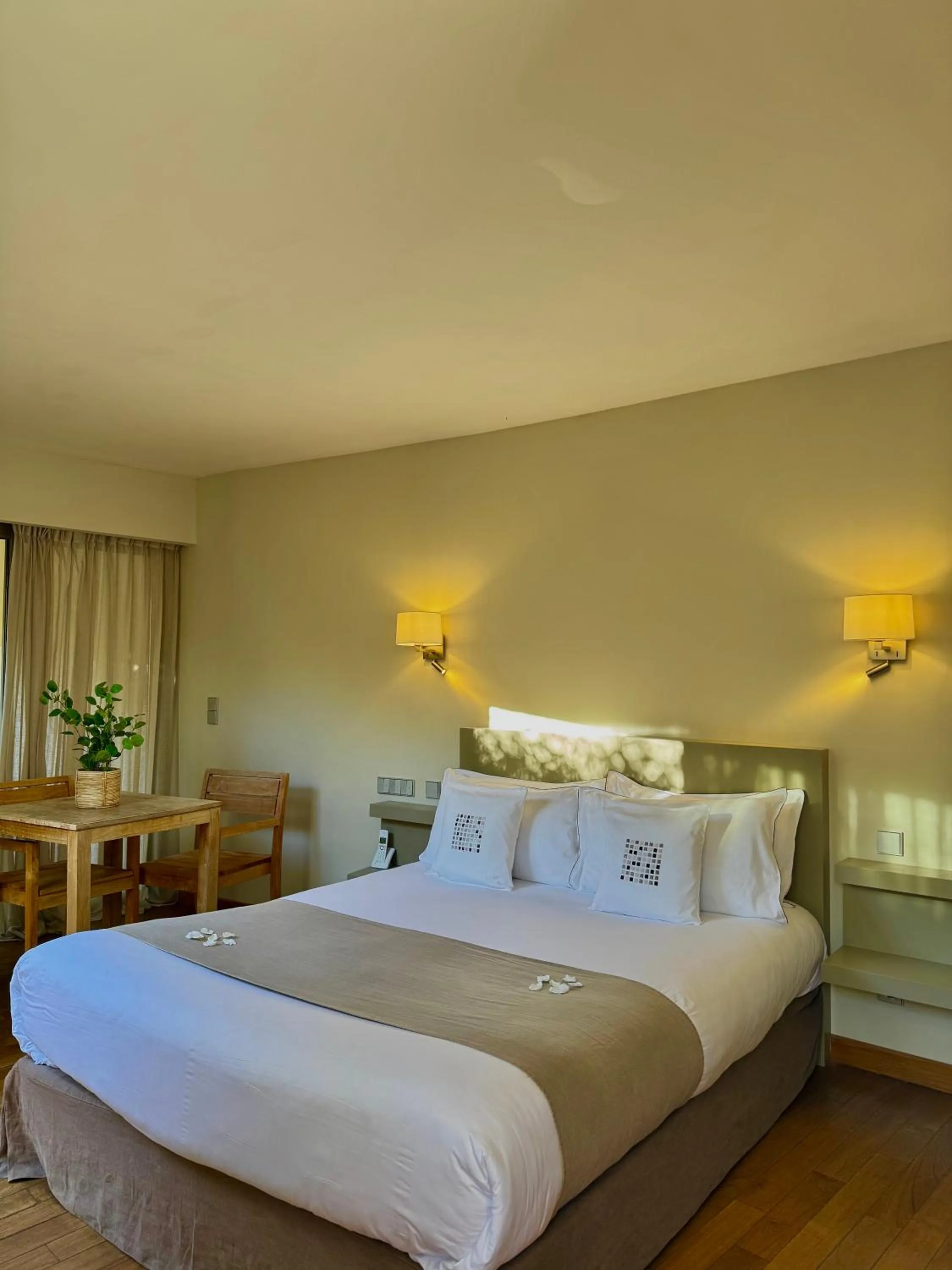 Bedroom, Bed in Cannes Villa St Barth