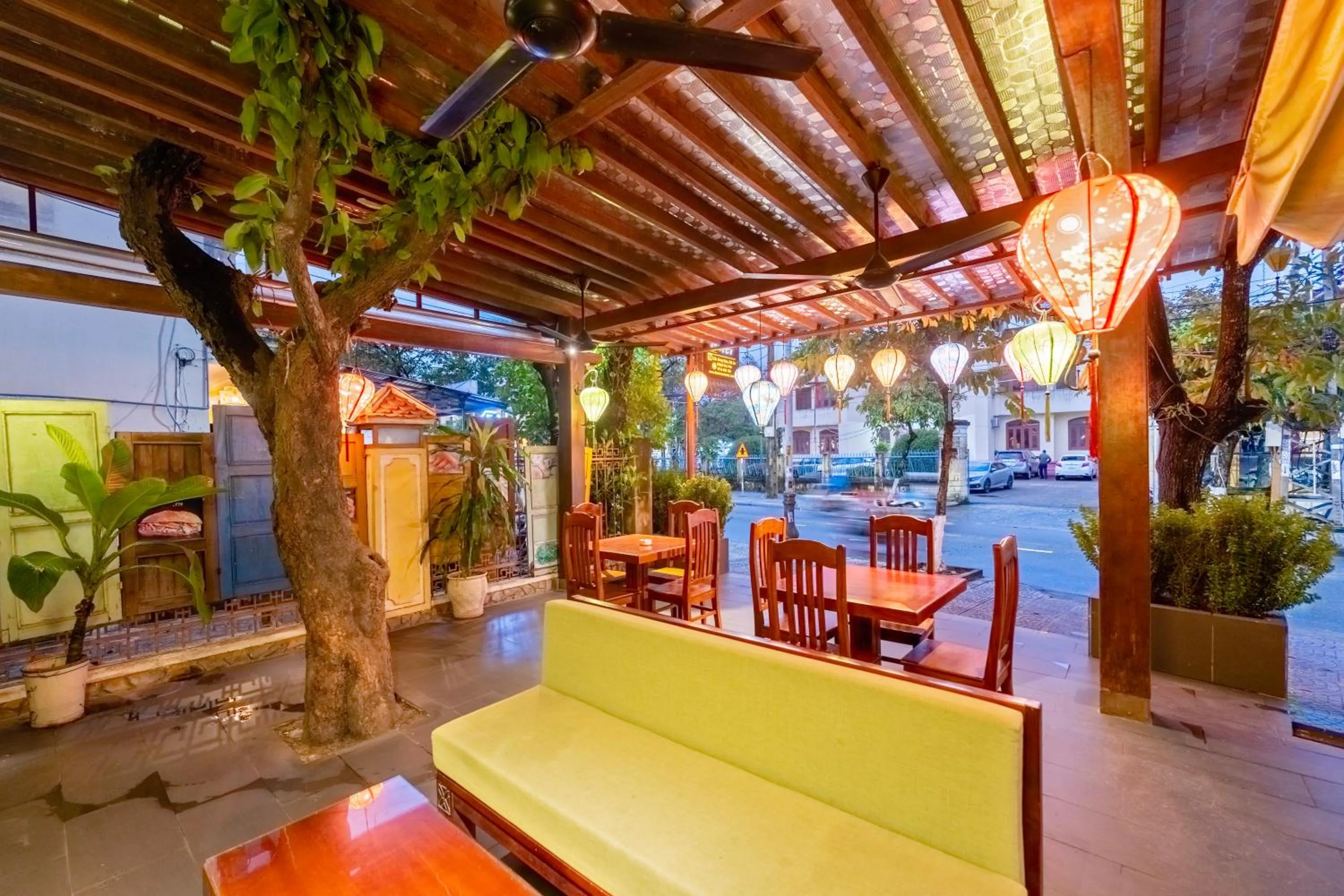 Patio in Thanh Van 1 Hotel