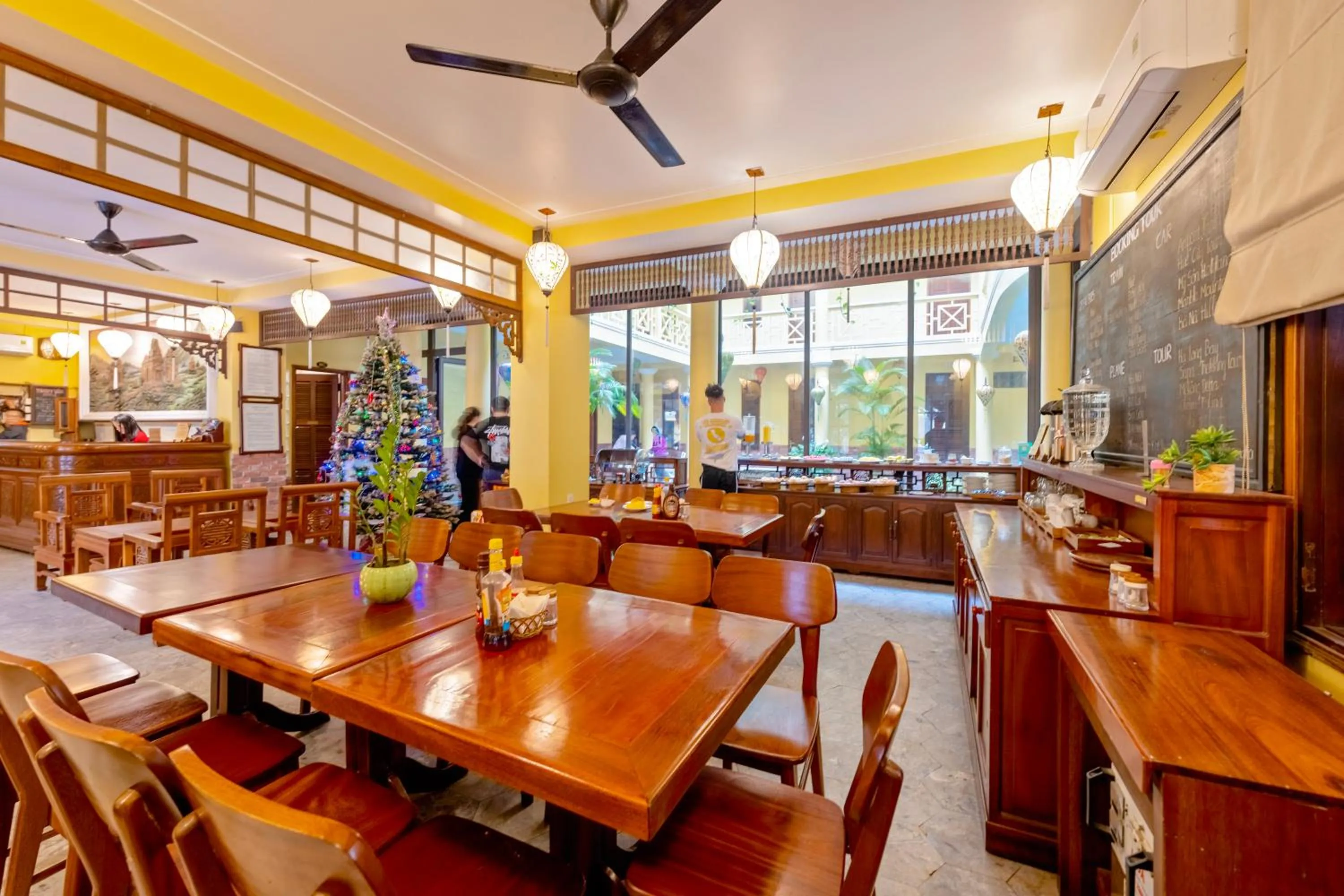 Restaurant/places to eat in Thanh Van 1 Hotel
